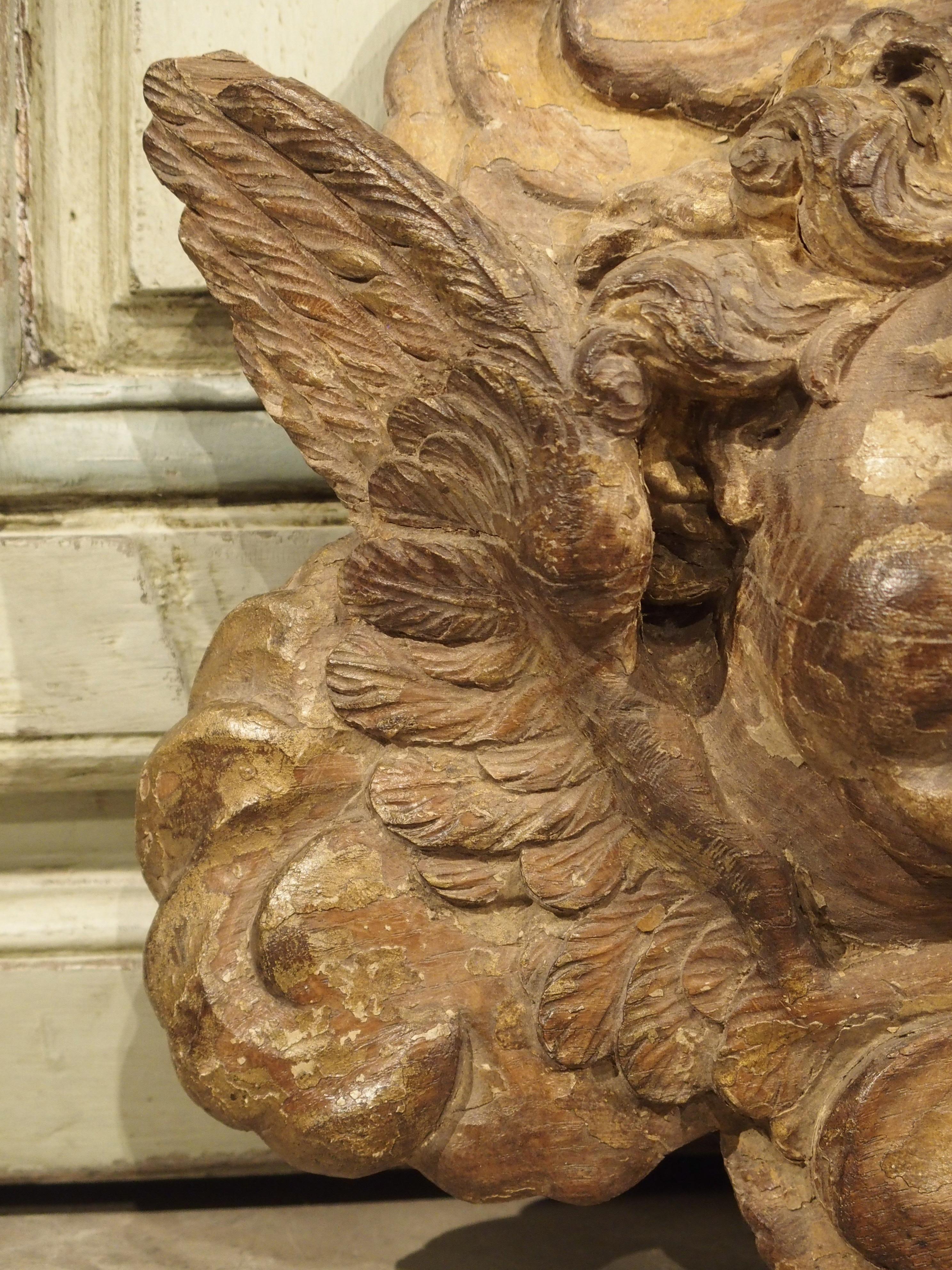 Early 18th Century Winged Putti Carving from Provence, France In Good Condition In Dallas, TX