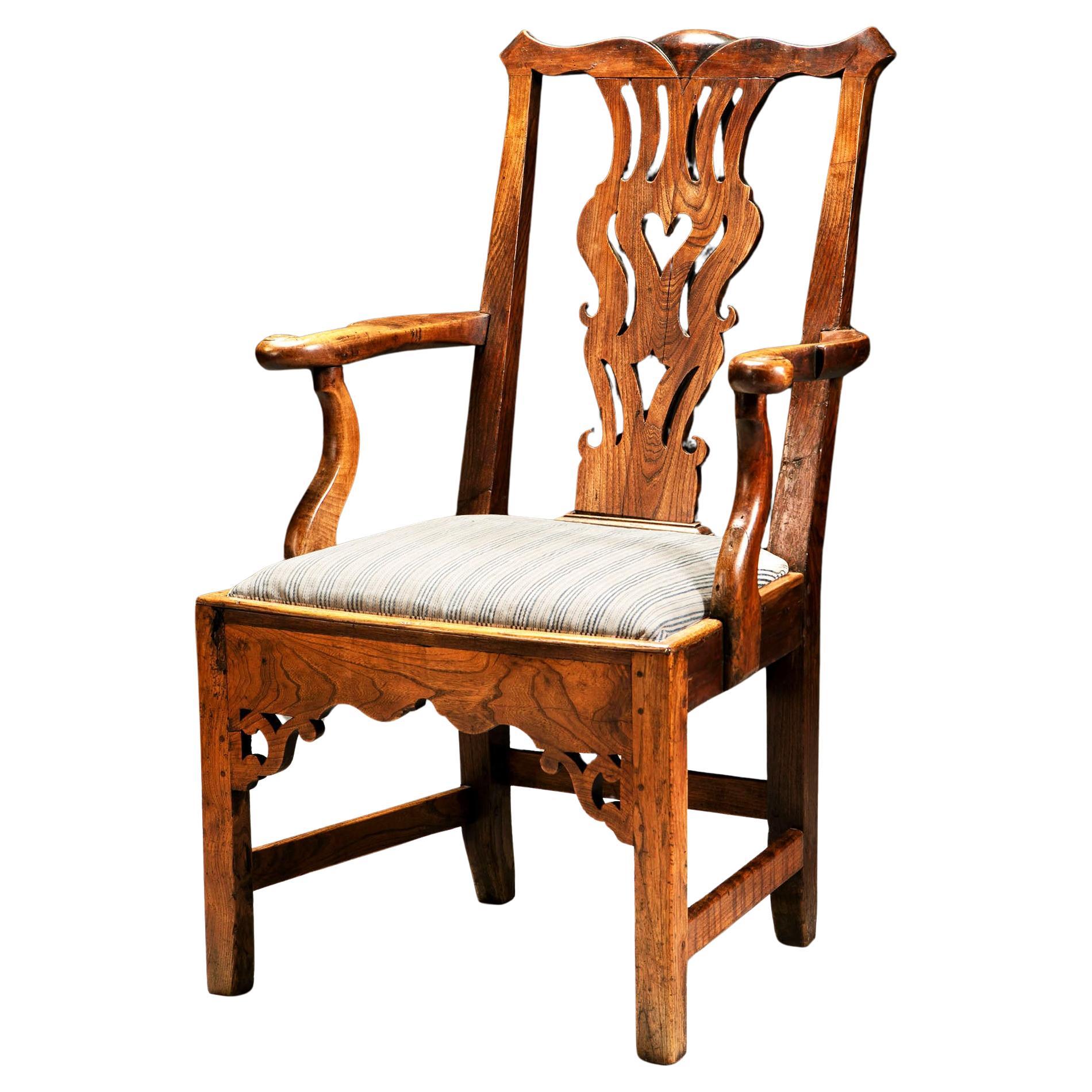Early 18th Century Yew Wood Windsor Armchair For Sale