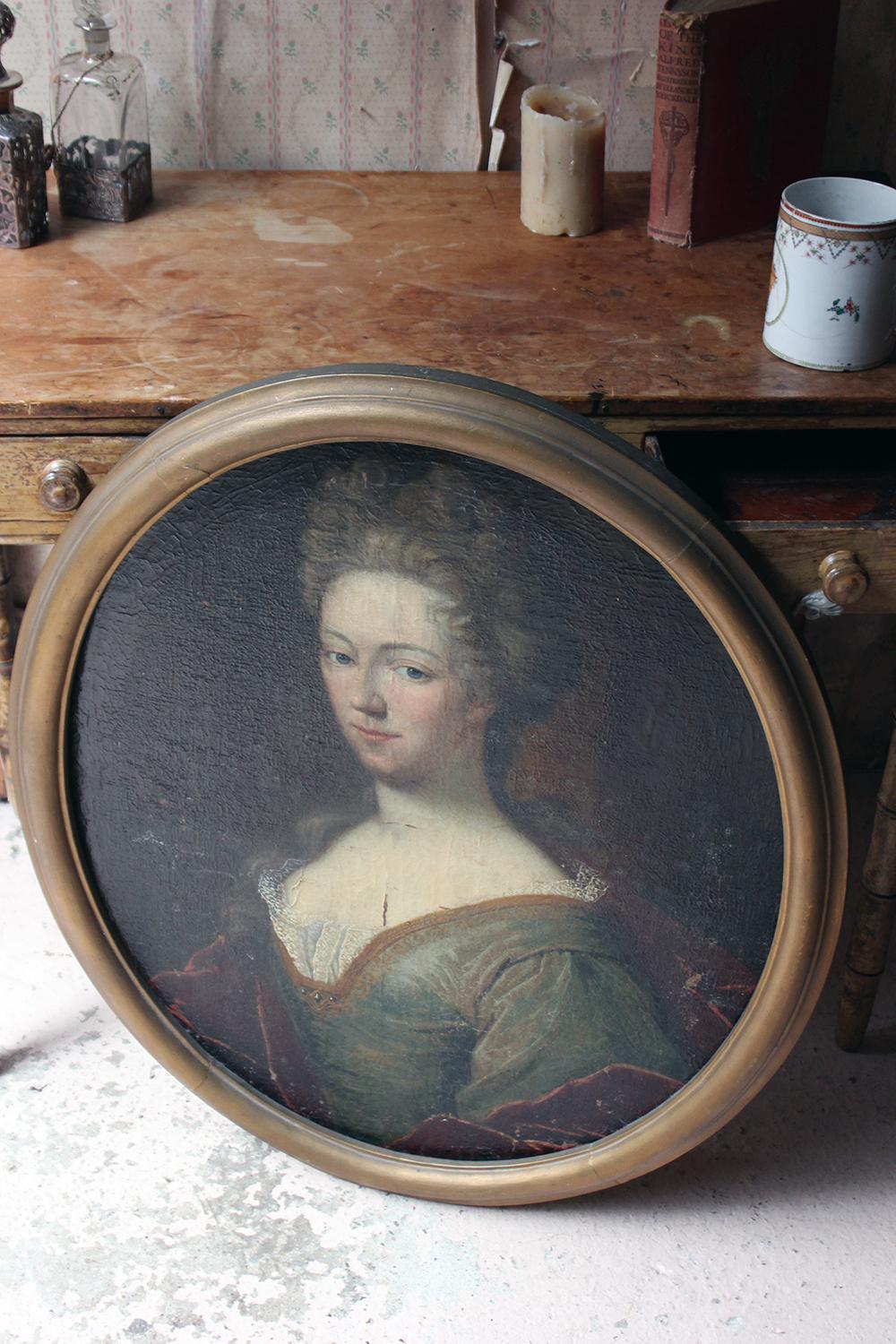 Early English School Oval Oil on Canvas Portrait of a Lady, circa 1730-1740 5