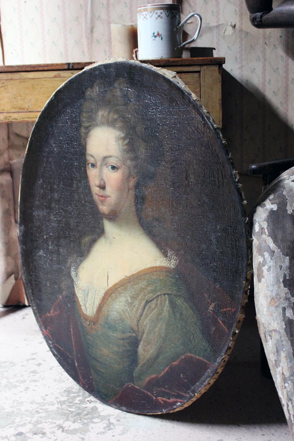 Early English School Oval Oil on Canvas Portrait of a Lady, circa 1730-1740 8