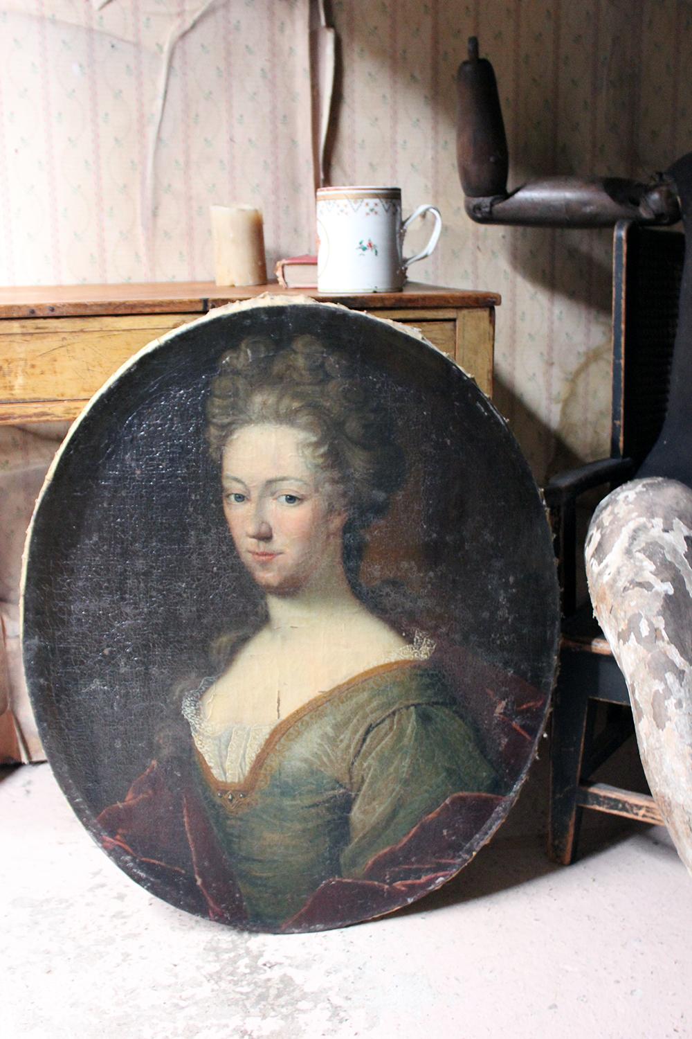 Early English School Oval Oil on Canvas Portrait of a Lady, circa 1730-1740 10