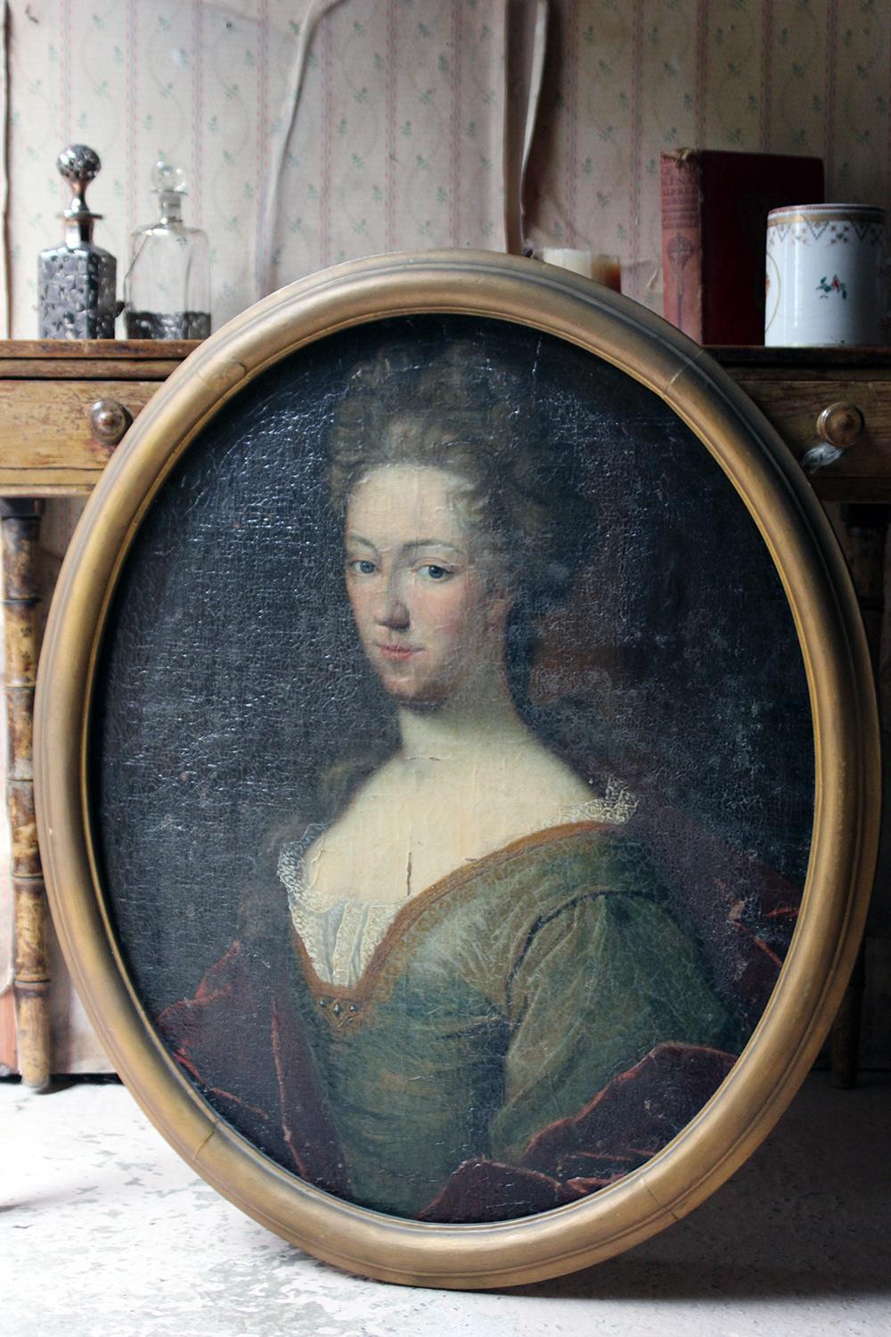 Early English School Oval Oil on Canvas Portrait of a Lady, circa 1730-1740 3
