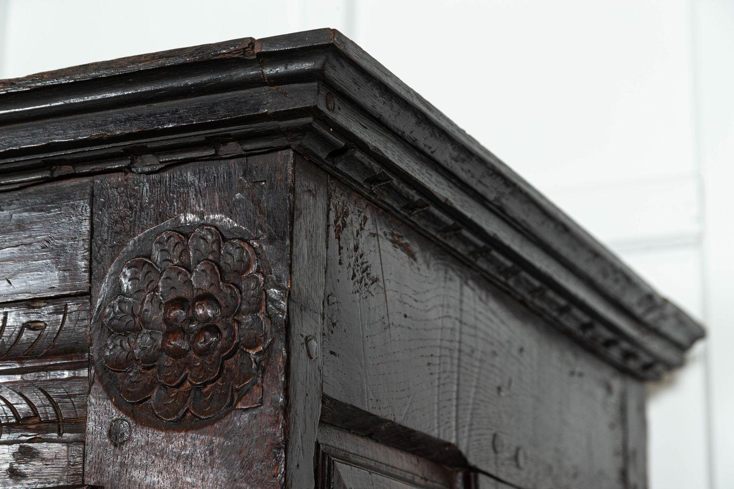 Armoire in Oak francese dell'inizio del XVIII secolo in vendita 5