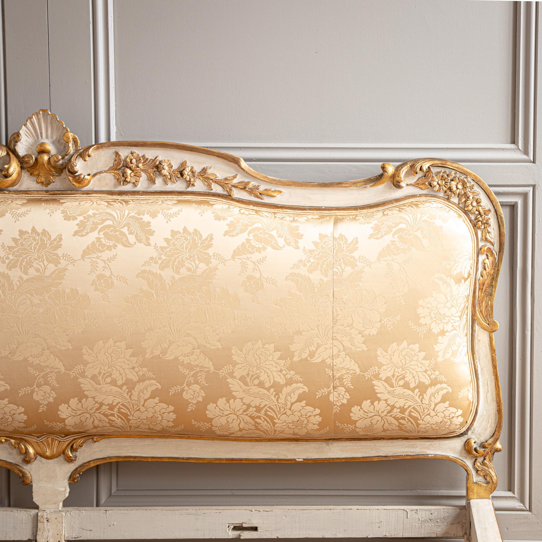 Early 19 C. Large Italian Rococo Style Bed Hand Painted with Gilt Work In Good Condition In London, Park Royal