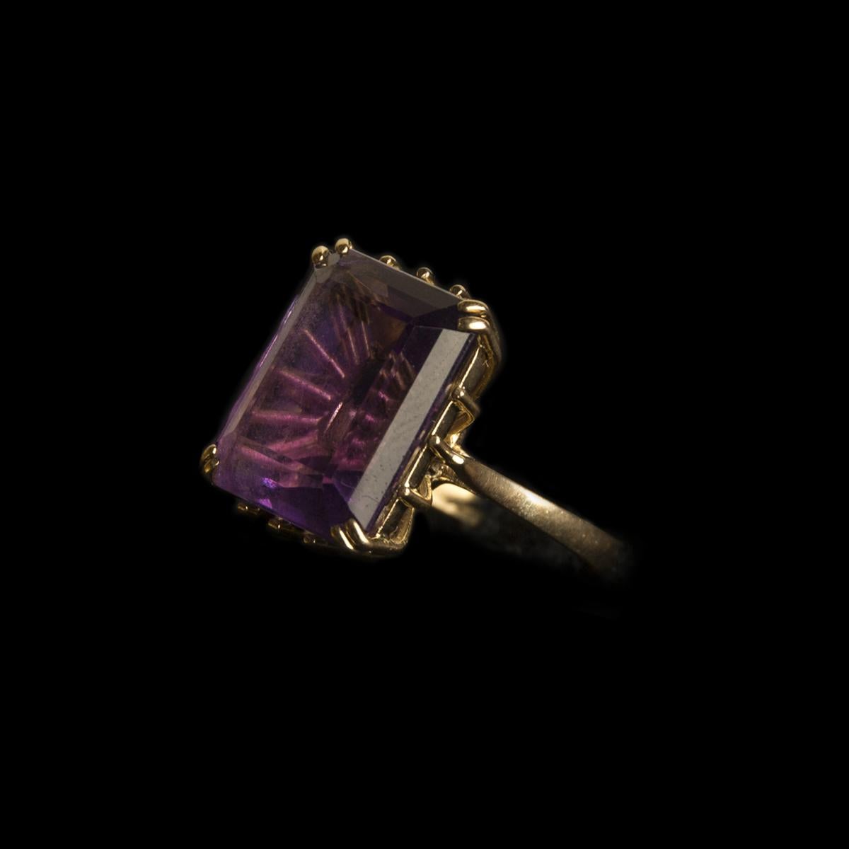 Early 1900 18 Kt Yellow Gold Antique Ring with Amethyst In Good Condition For Sale In roma, IT