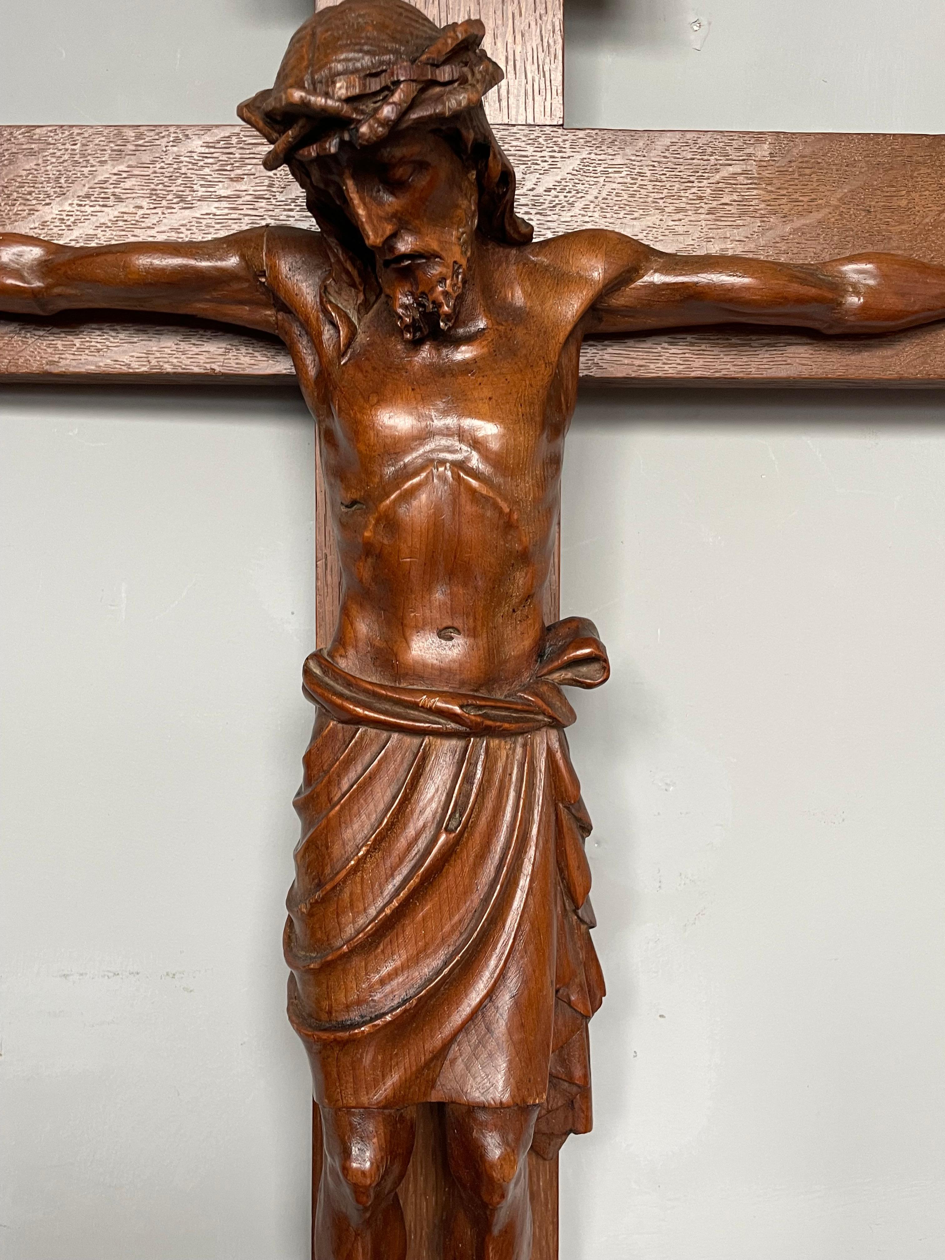 Early 1900 and Very Fine Quality Hand Carved Wall Crucifix / Jesus on the Cross For Sale 10