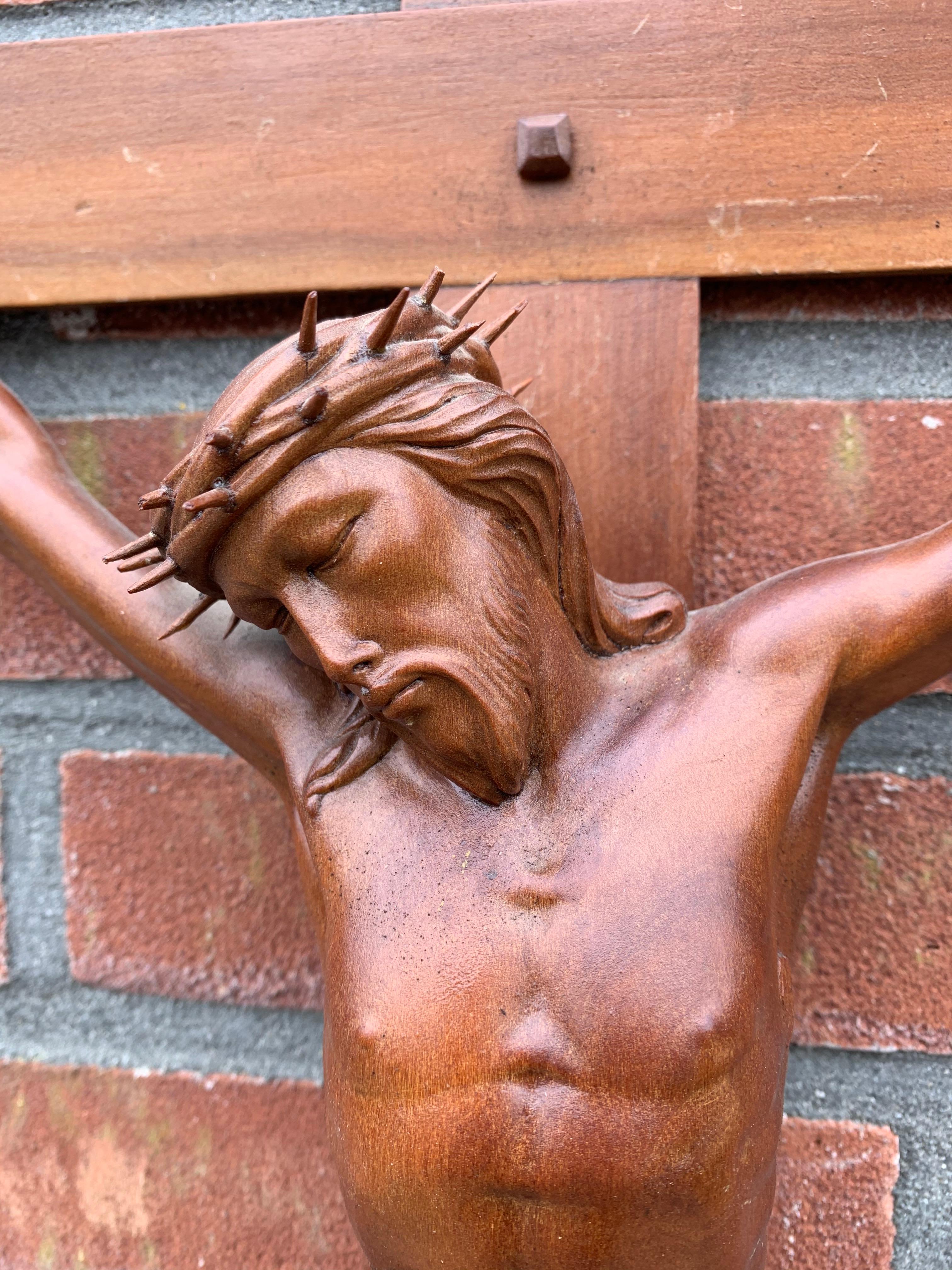 Early 1900 and Very Fine Quality Hand Carved Wall Crucifix / Jesus on the Cross 11