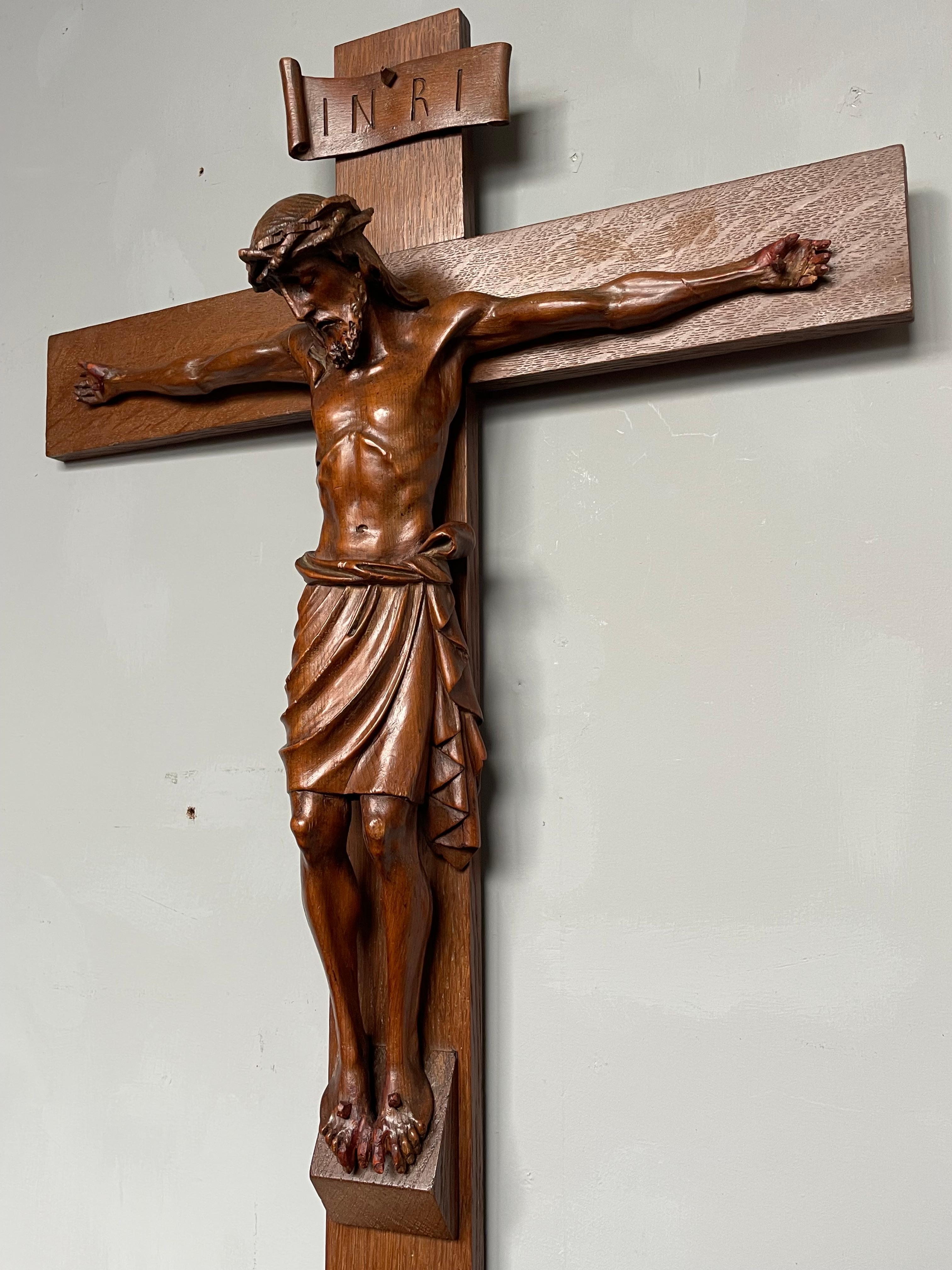 Gothic Early 1900 and Very Fine Quality Hand Carved Wall Crucifix / Jesus on the Cross For Sale