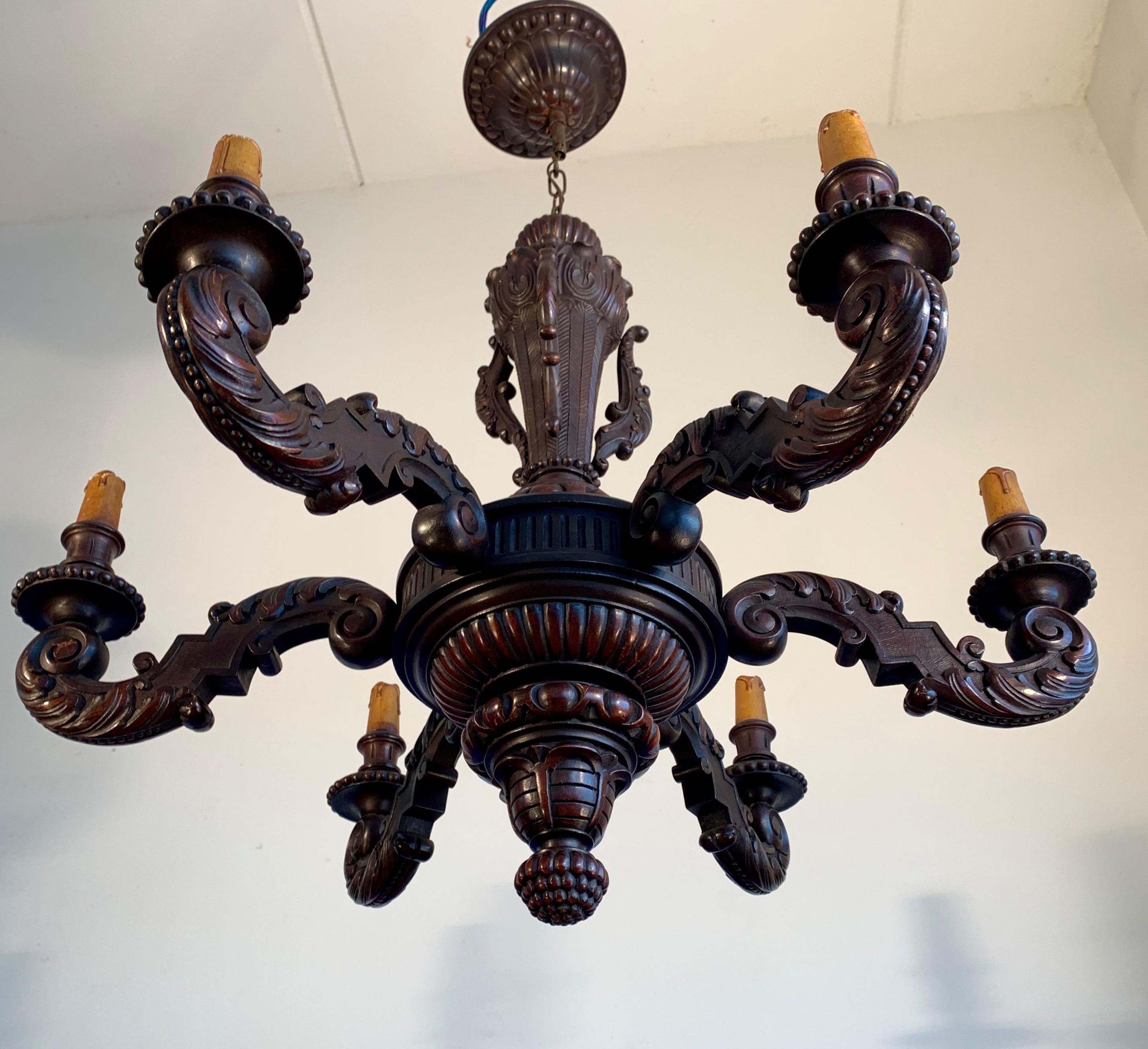 Top Quality Antique Hand Carved Wood Pendant Light Chandelier / Pendant Light In Good Condition In Lisse, NL