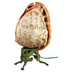 Lampada a conchiglia cammeo dei primi del 1900 Lampada da tavolo della mitologia greca