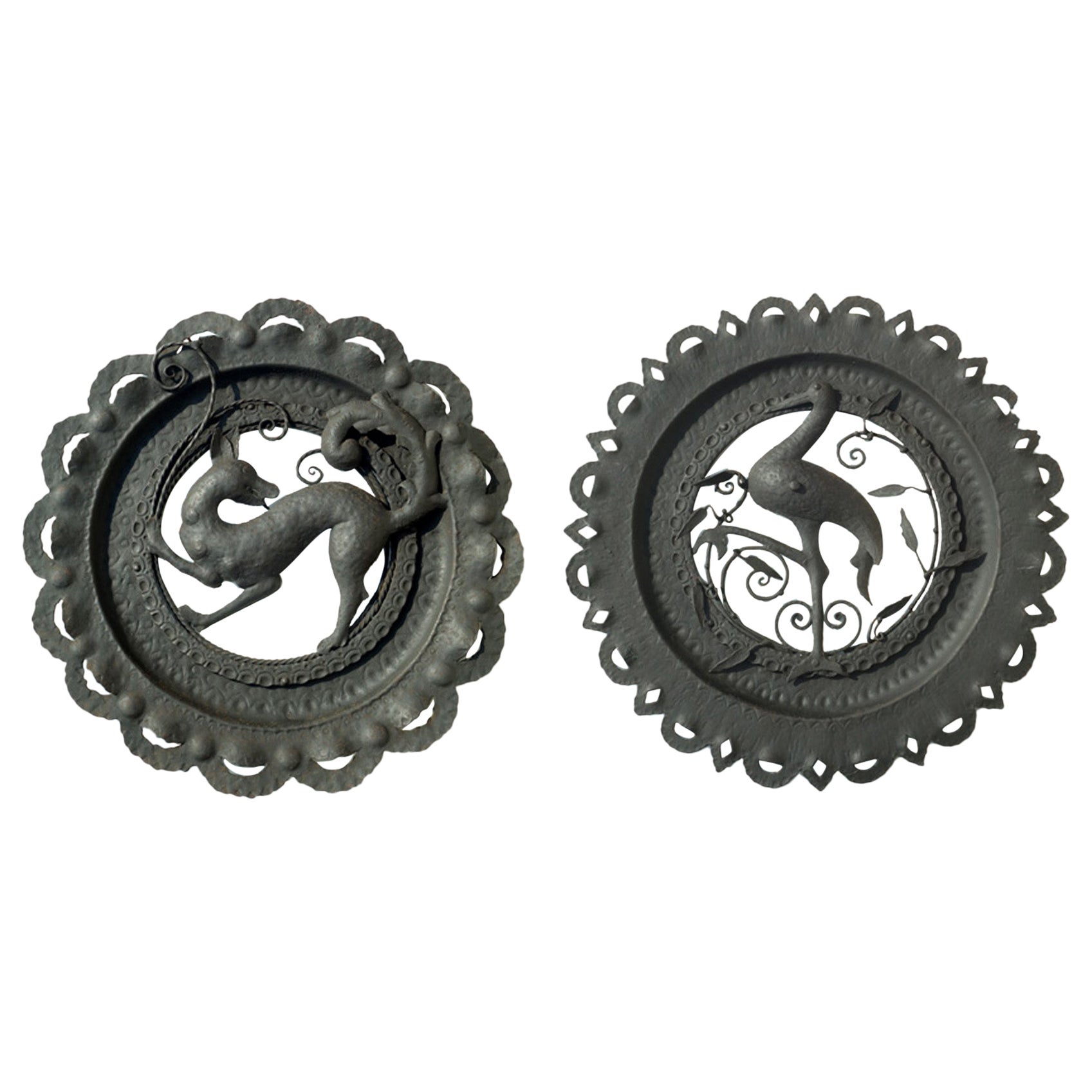 Assiette italienne Liberty en fer forgé du début 1900 Carlo Rizzarda, lot de 2