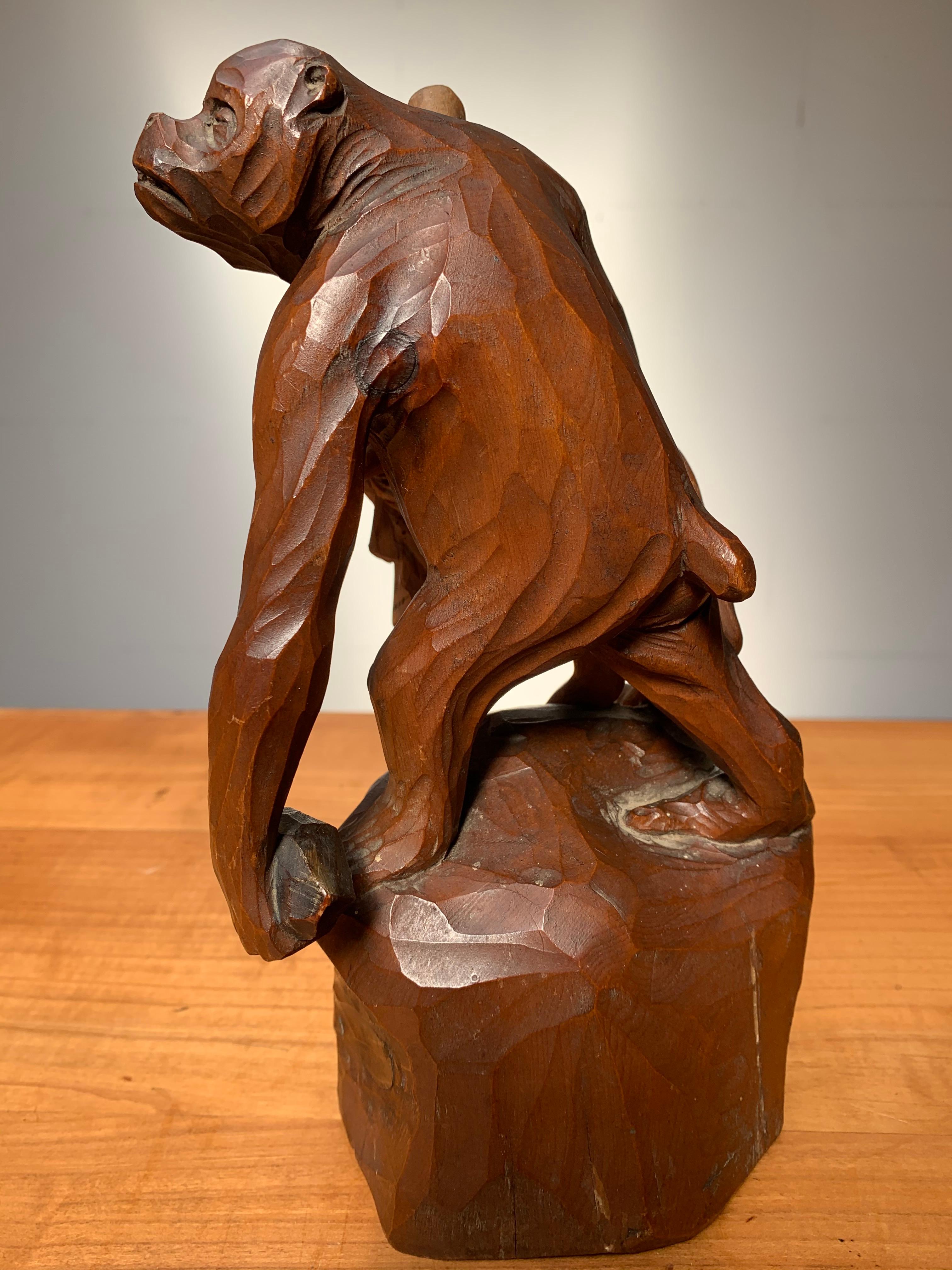 Early 1900 Gorilla Carrying off a Woman Crafted in Wood after Emmanuel Fremiet For Sale 2