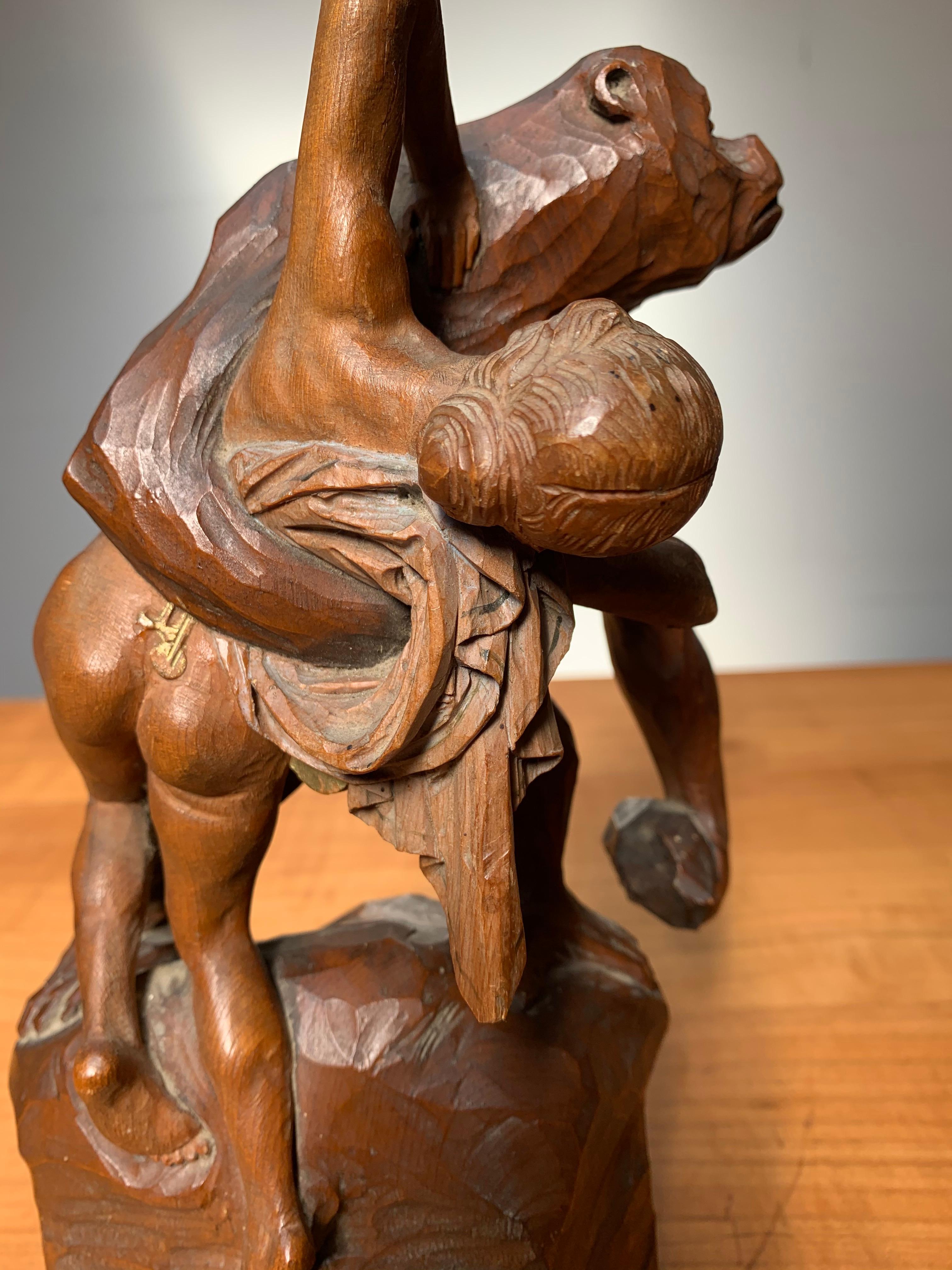 Early 1900 Gorilla Carrying off a Woman Crafted in Wood after Emmanuel Fremiet For Sale 5