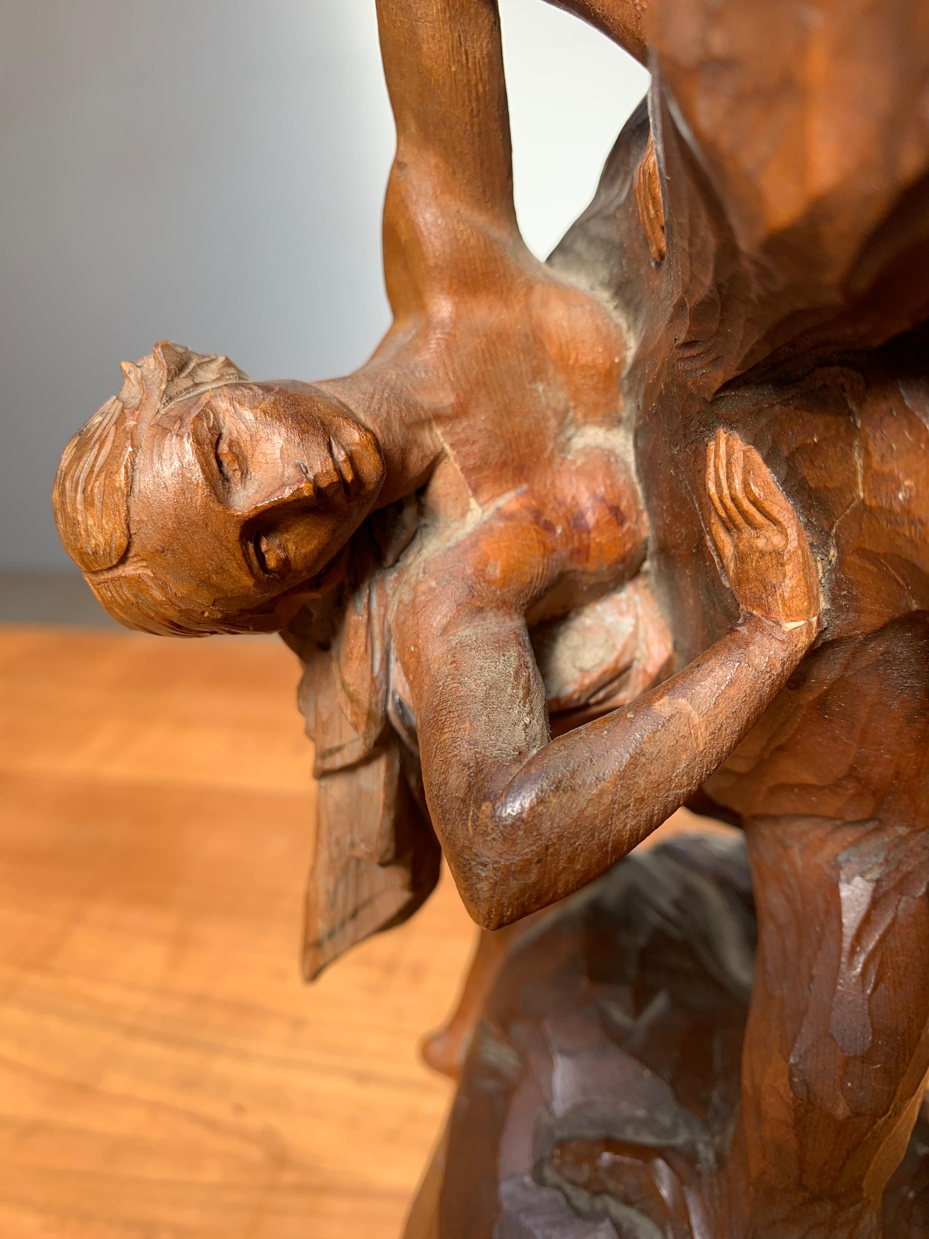 Early 1900 Gorilla Carrying off a Woman Crafted in Wood after Emmanuel Fremiet For Sale 6