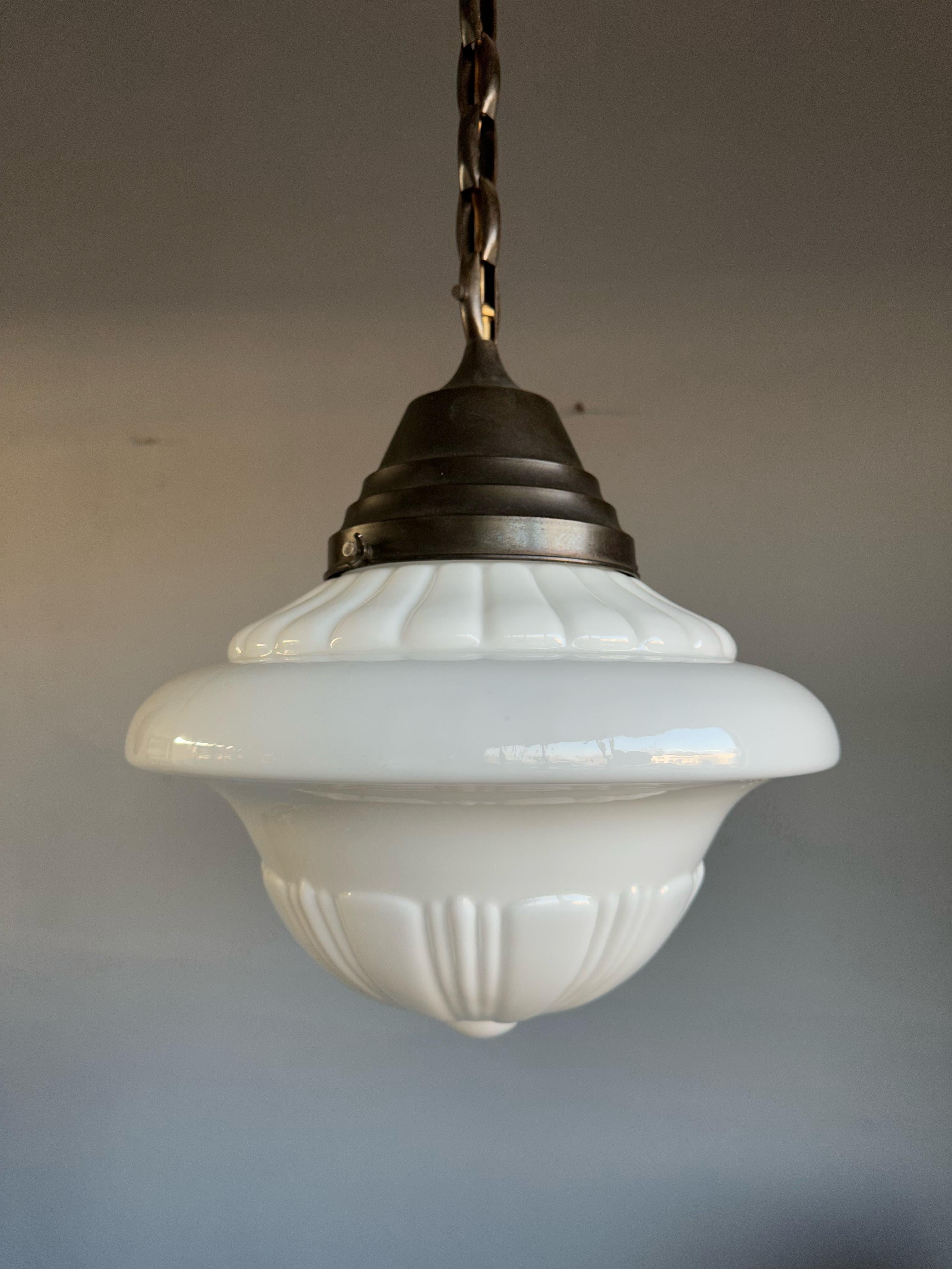 Early 1900 Rare Large Art Deco Pendant / Light Opaline Glass Shade & Brass Chain In Good Condition For Sale In Lisse, NL