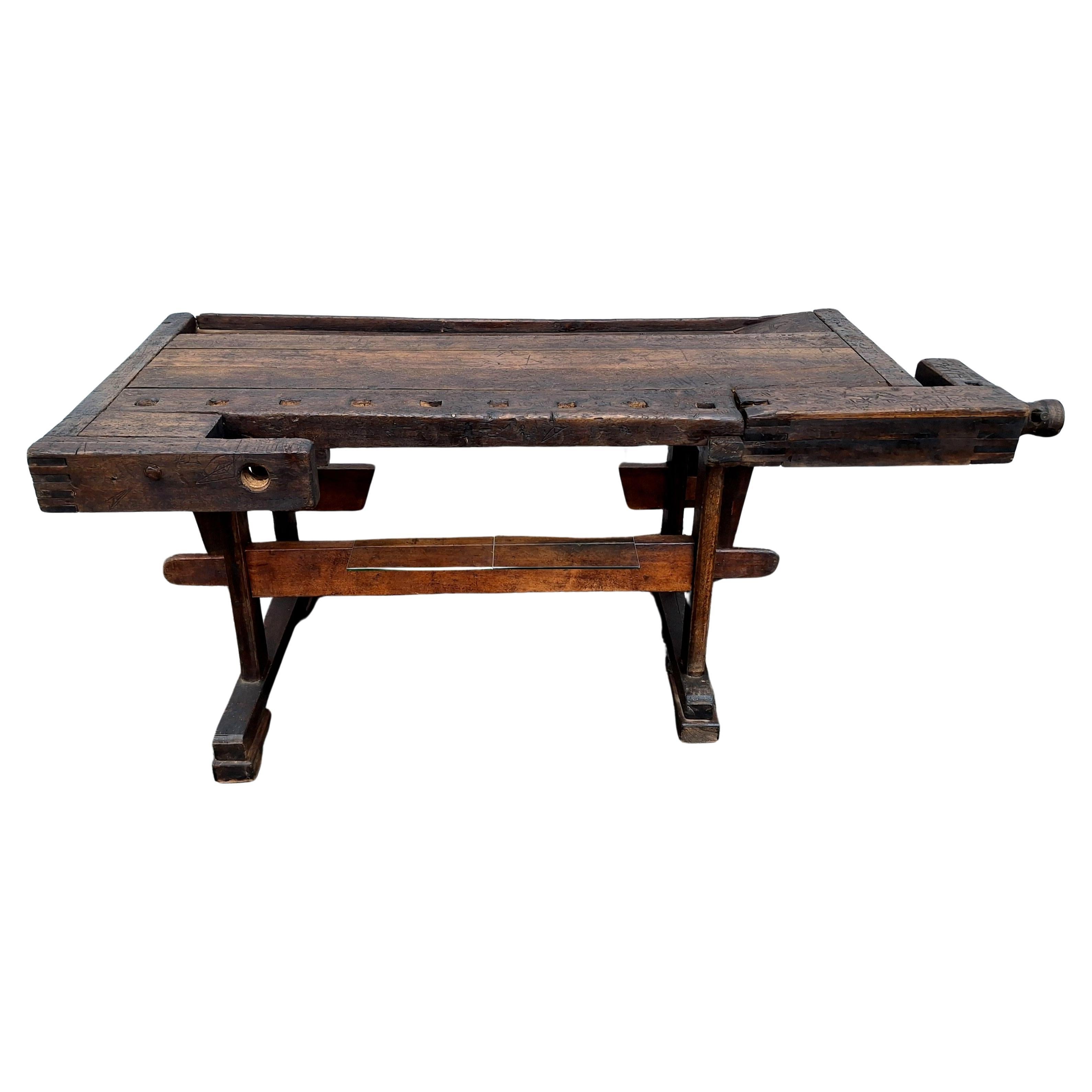 Début des années 1900 Travail  Table d'Italie