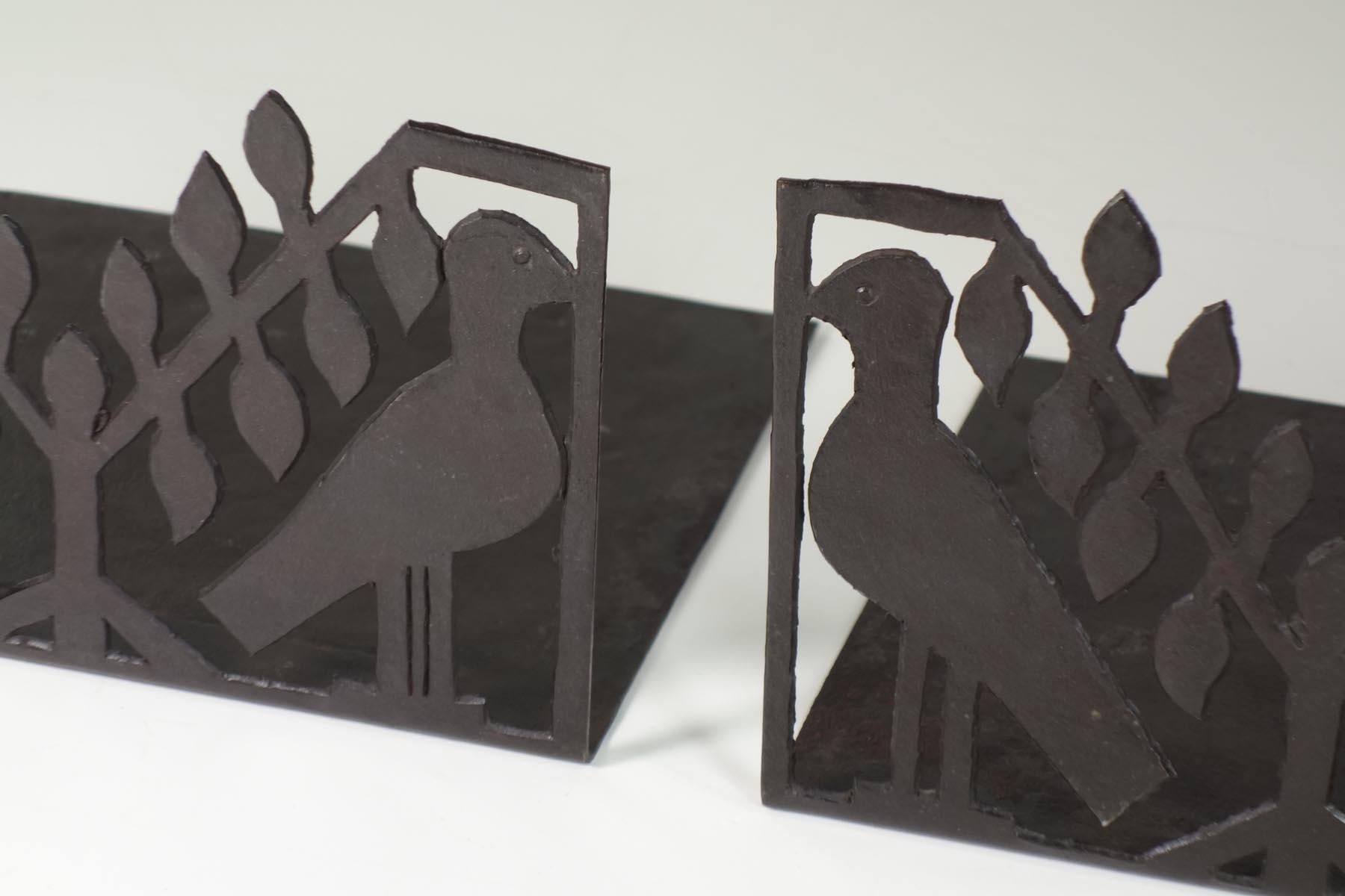 Early 1900 Sante Mingazzi Naif Italian Art Deco Wrought Iron Birds Bookends In Good Condition For Sale In Brescia, IT