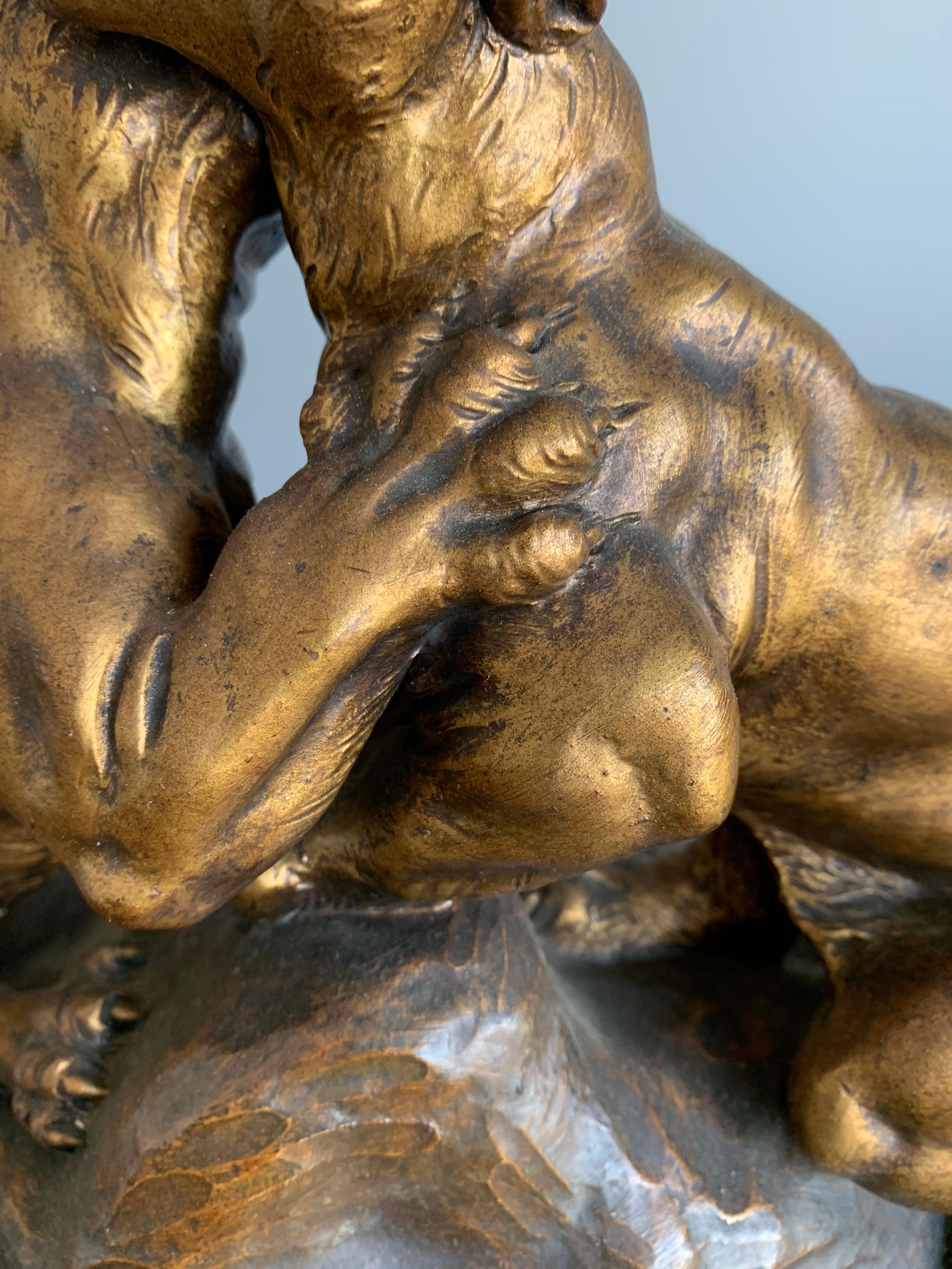 Terrakotta-Skulptur einer kämpften Panther auf einem Marmorsockel von Fagotto aus dem frühen 1900 im Angebot 2