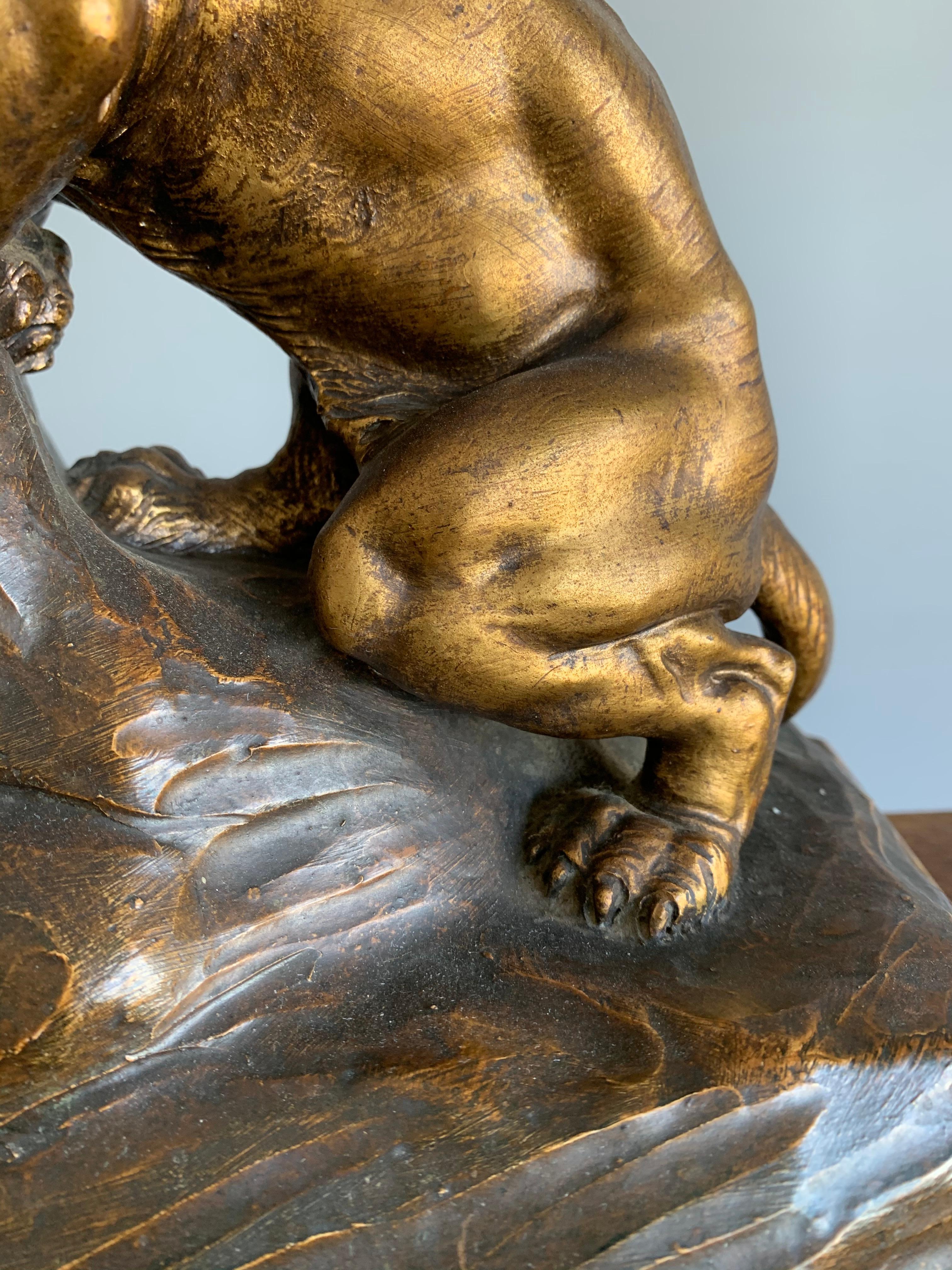 Terrakotta-Skulptur einer kämpften Panther auf einem Marmorsockel von Fagotto aus dem frühen 1900 im Angebot 1