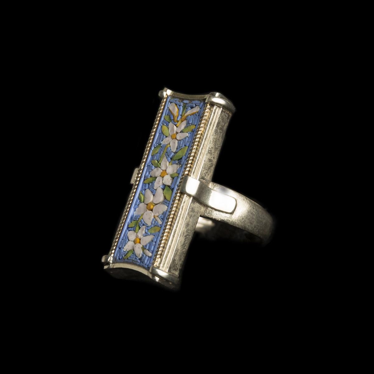 Early 1900s 925 Silver Ring with Floral Roman Minute Micromosaic Plaque In Excellent Condition For Sale In roma, IT