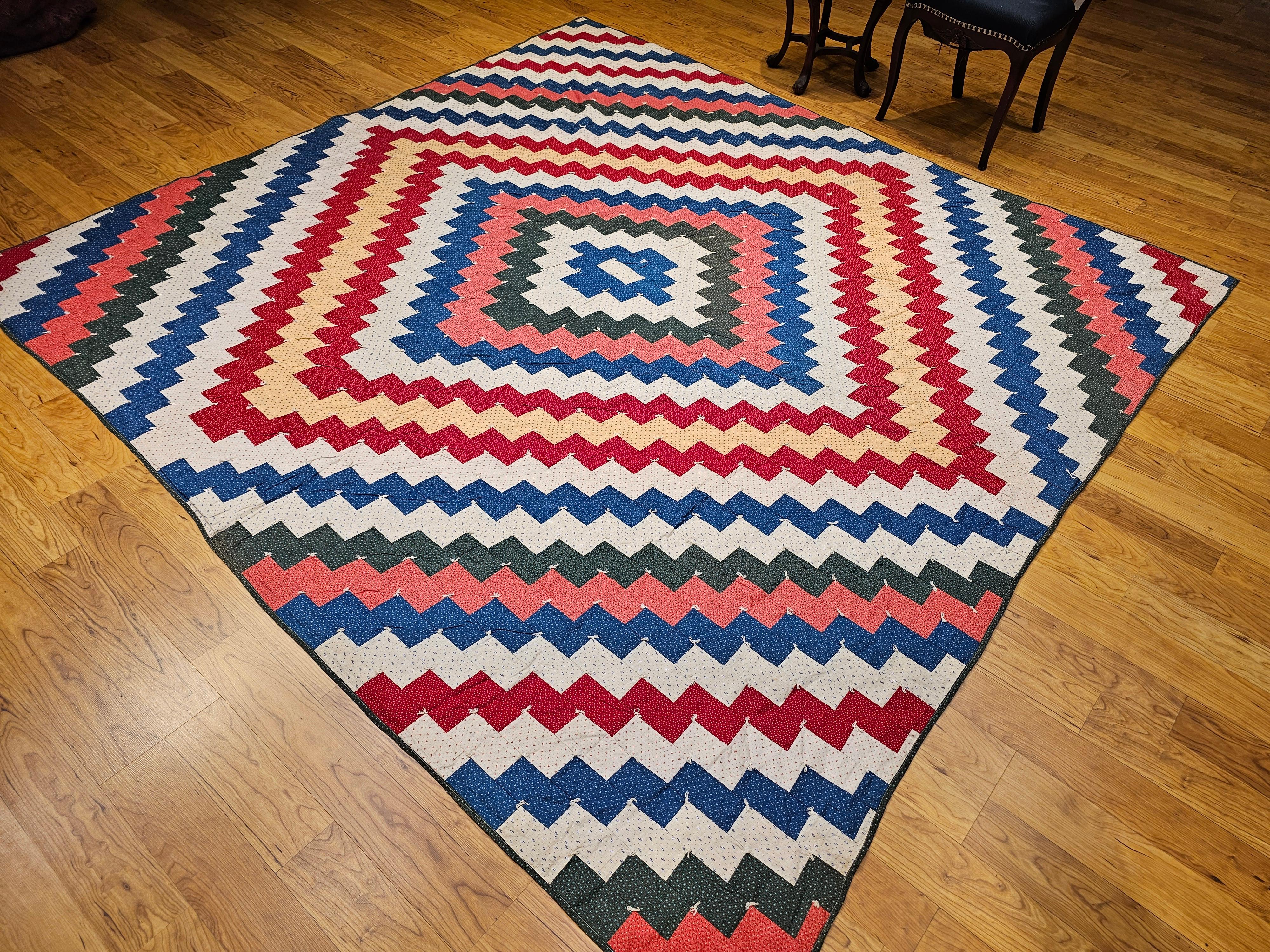 Early 1900s American Pieced Quilt in Sawtooth Square Pattern with Calico Prints For Sale 5