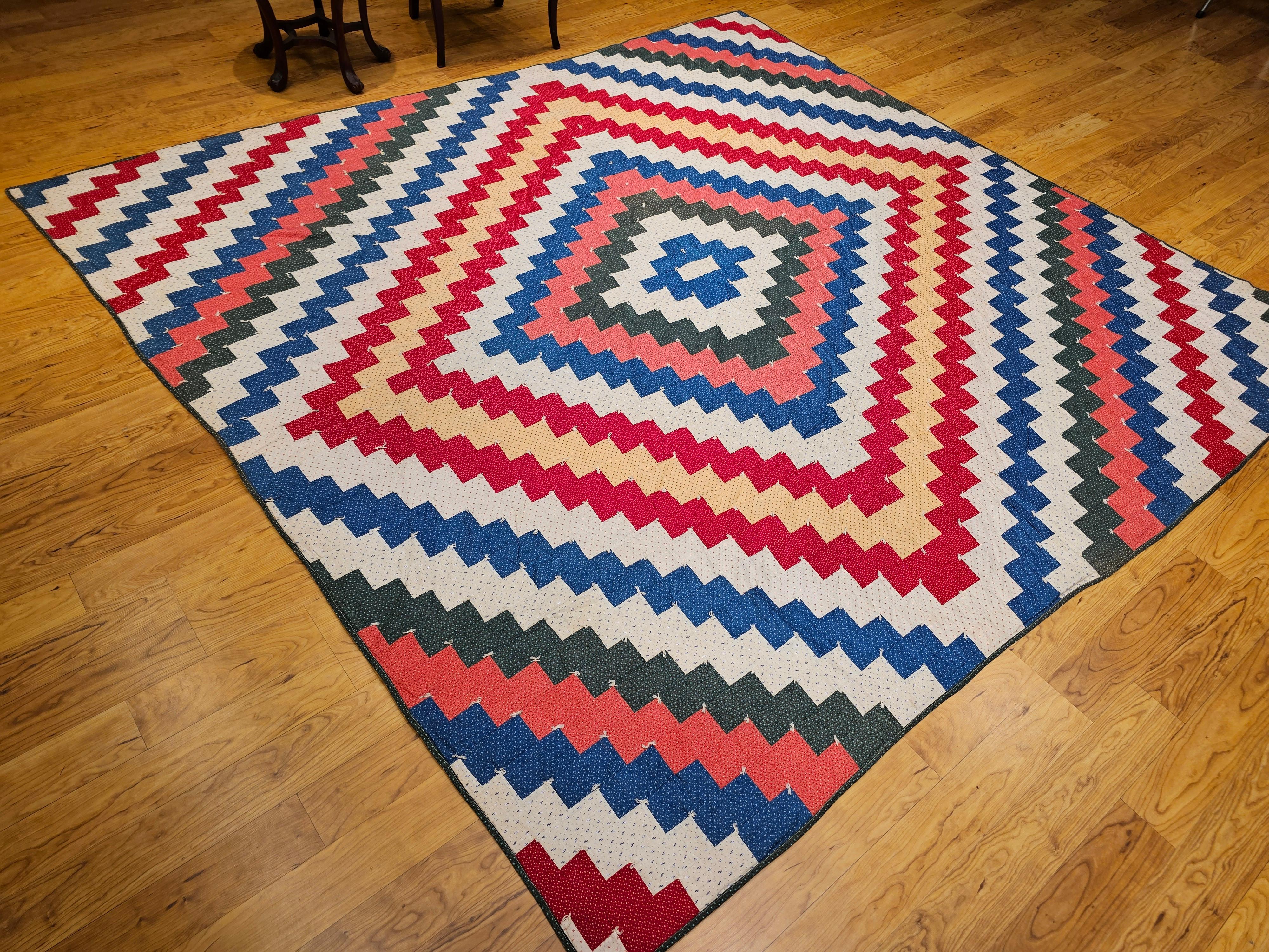 Early 1900s American Pieced Quilt in Sawtooth Square Pattern with Calico Prints For Sale 11