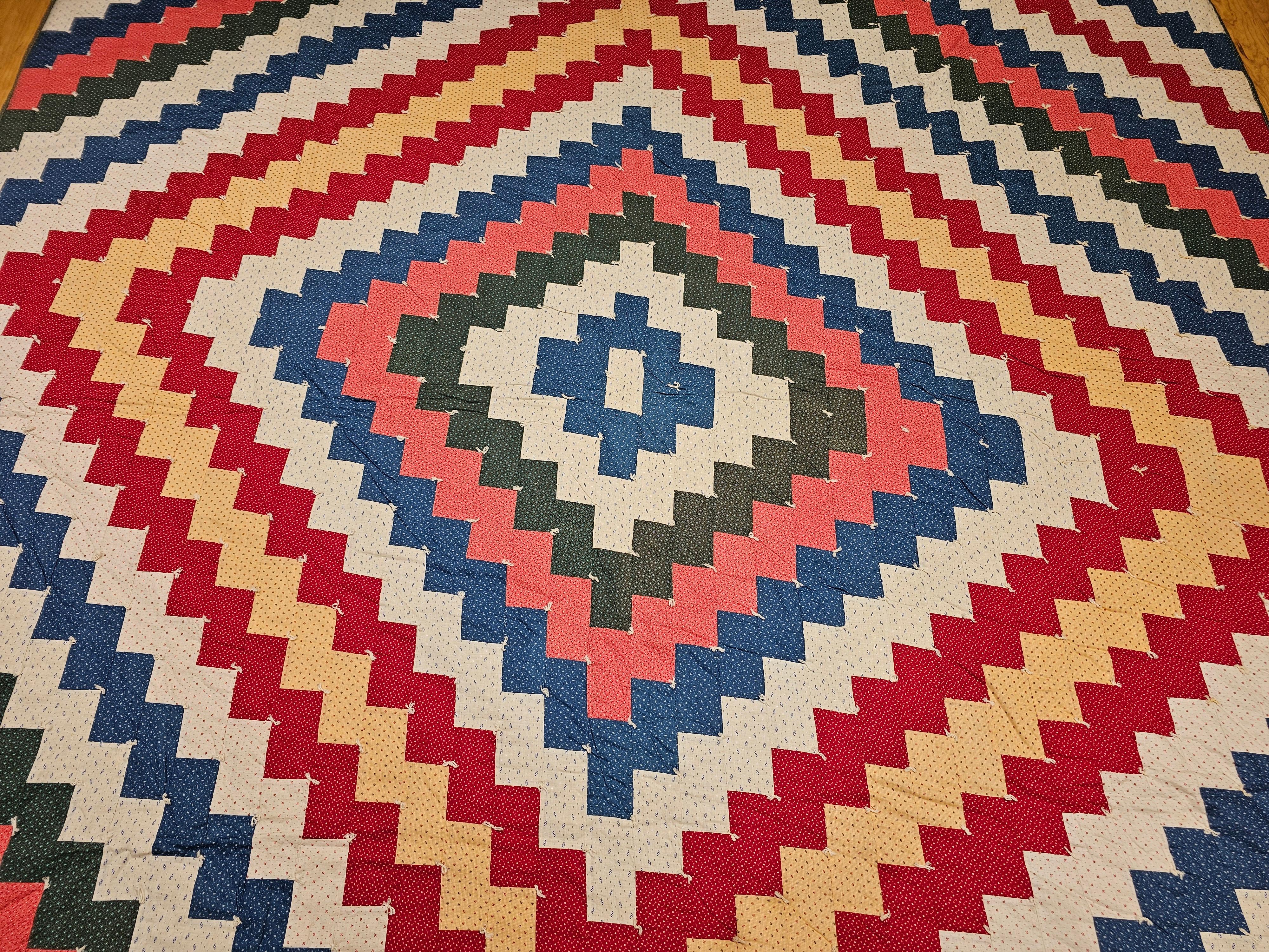 Early 1900s American Pieced Quilt in Sawtooth Square Pattern with Calico Prints In Good Condition For Sale In Barrington, IL
