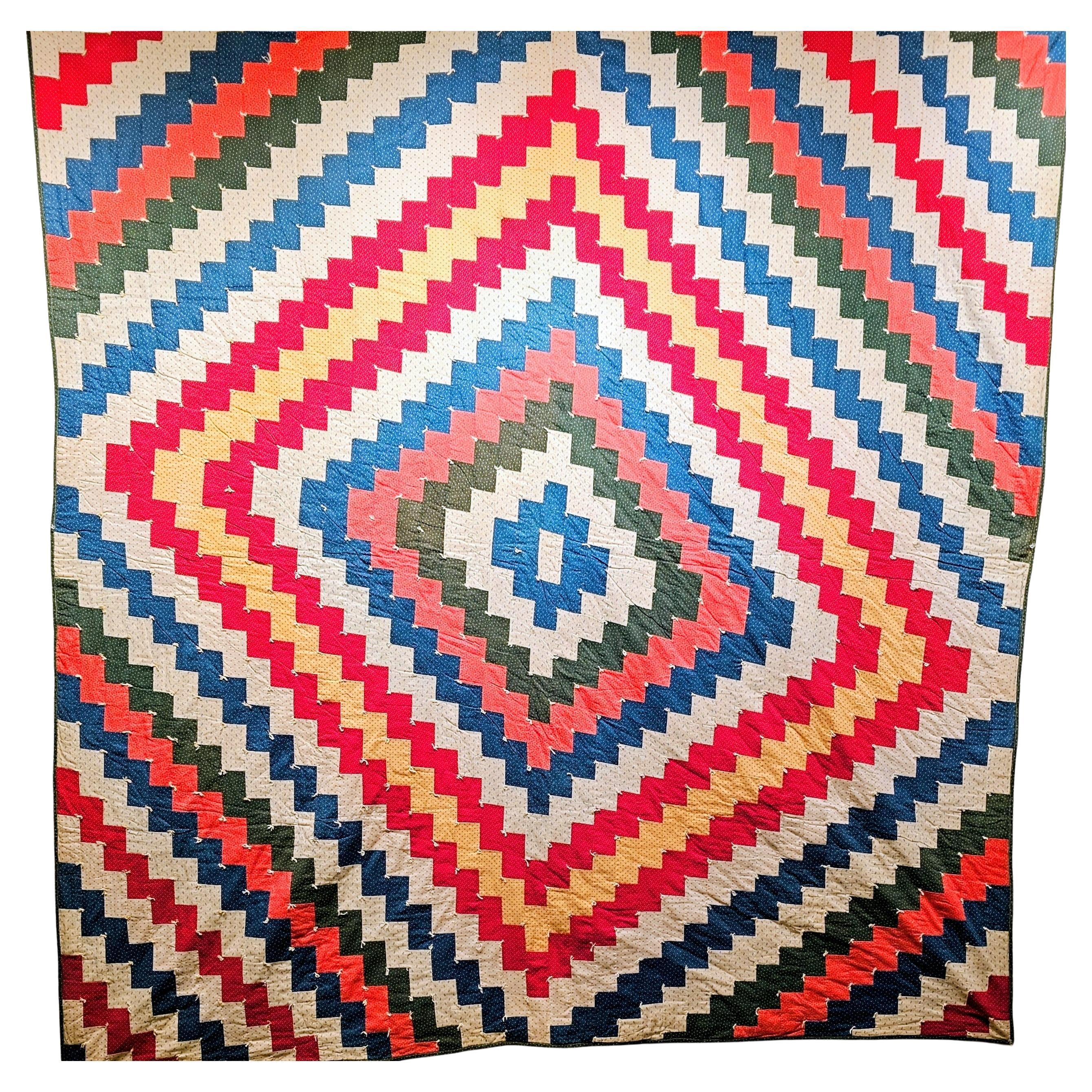 Early 1900s American Pieced Quilt in Sawtooth Square Pattern with Calico Prints For Sale