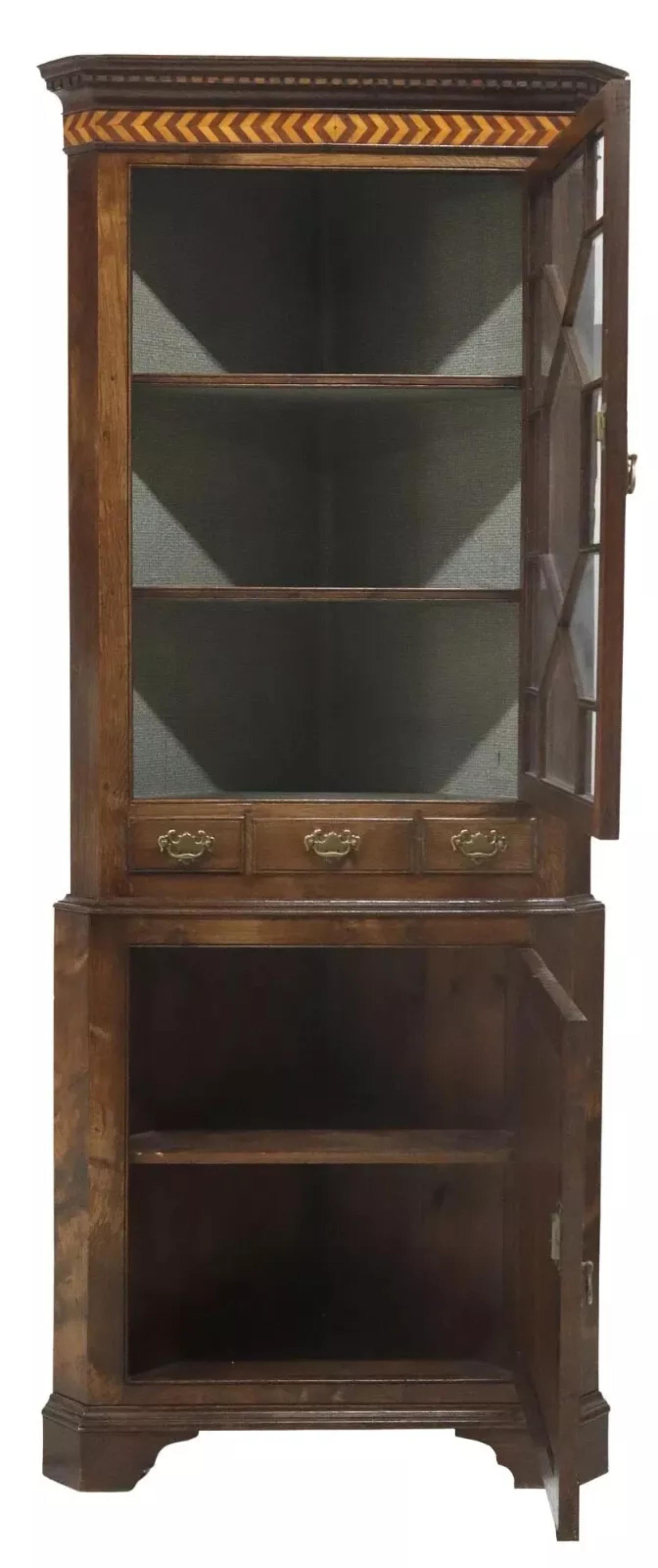 ¡Precioso armario esquinero antiguo inglés de principios de 1900, de roble tallado, con parquet y puerta acristalada!

¡Vitrina Esquinera Antigua, Inglesa, Roble Tallado, Parquetería, Puerta Acristalada, Principios del Siglo XX! Este armario