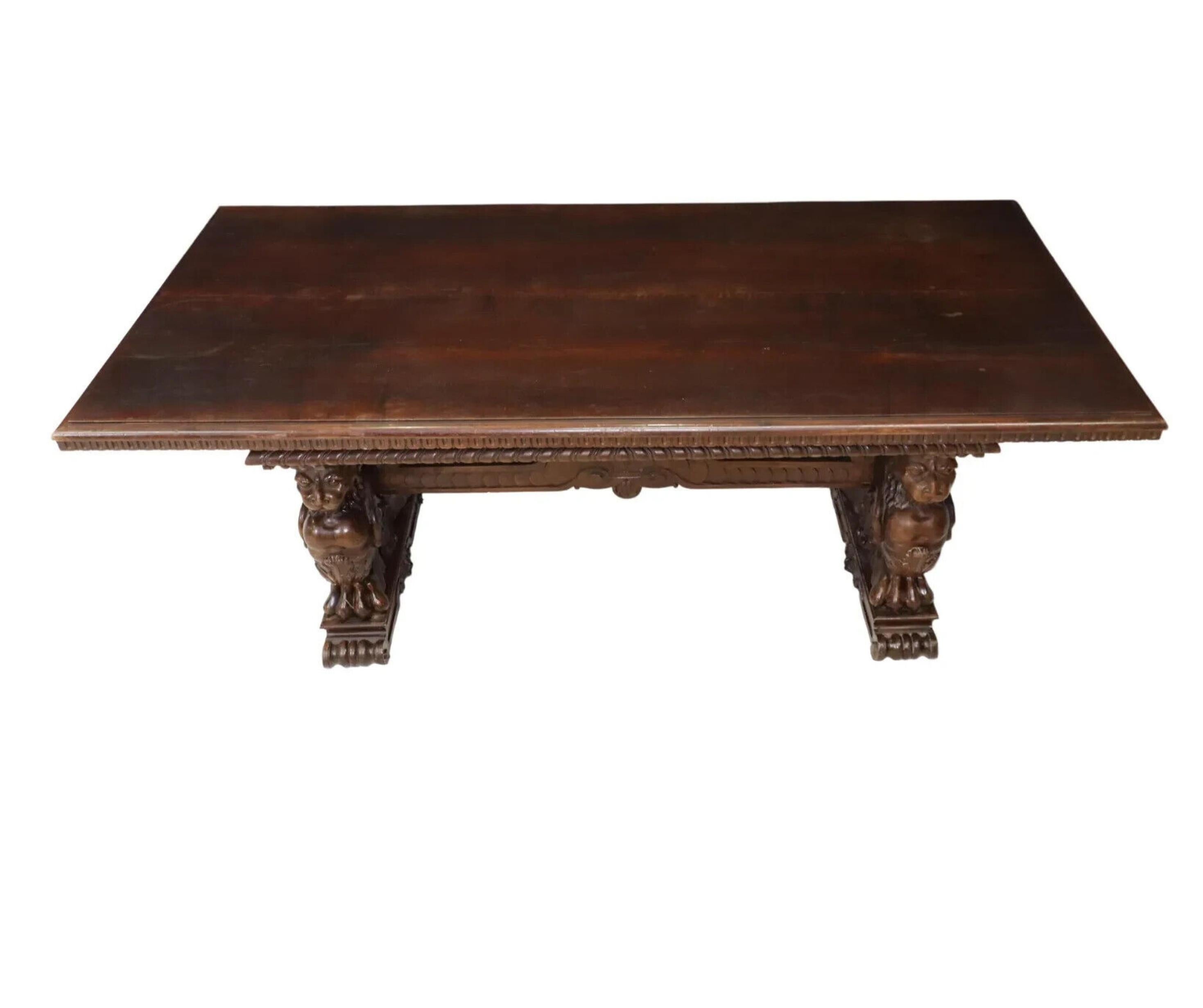 Early 1900's Antique Fine Italian Renaissance Revival, Walnut, Carved Table!! In Good Condition In Austin, TX