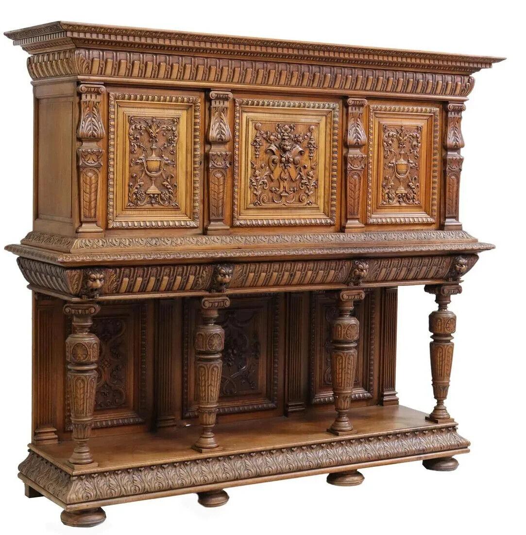 Early 1900s Antique French Renaissance Style Carved Walnut Sideboard In Good Condition For Sale In Austin, TX
