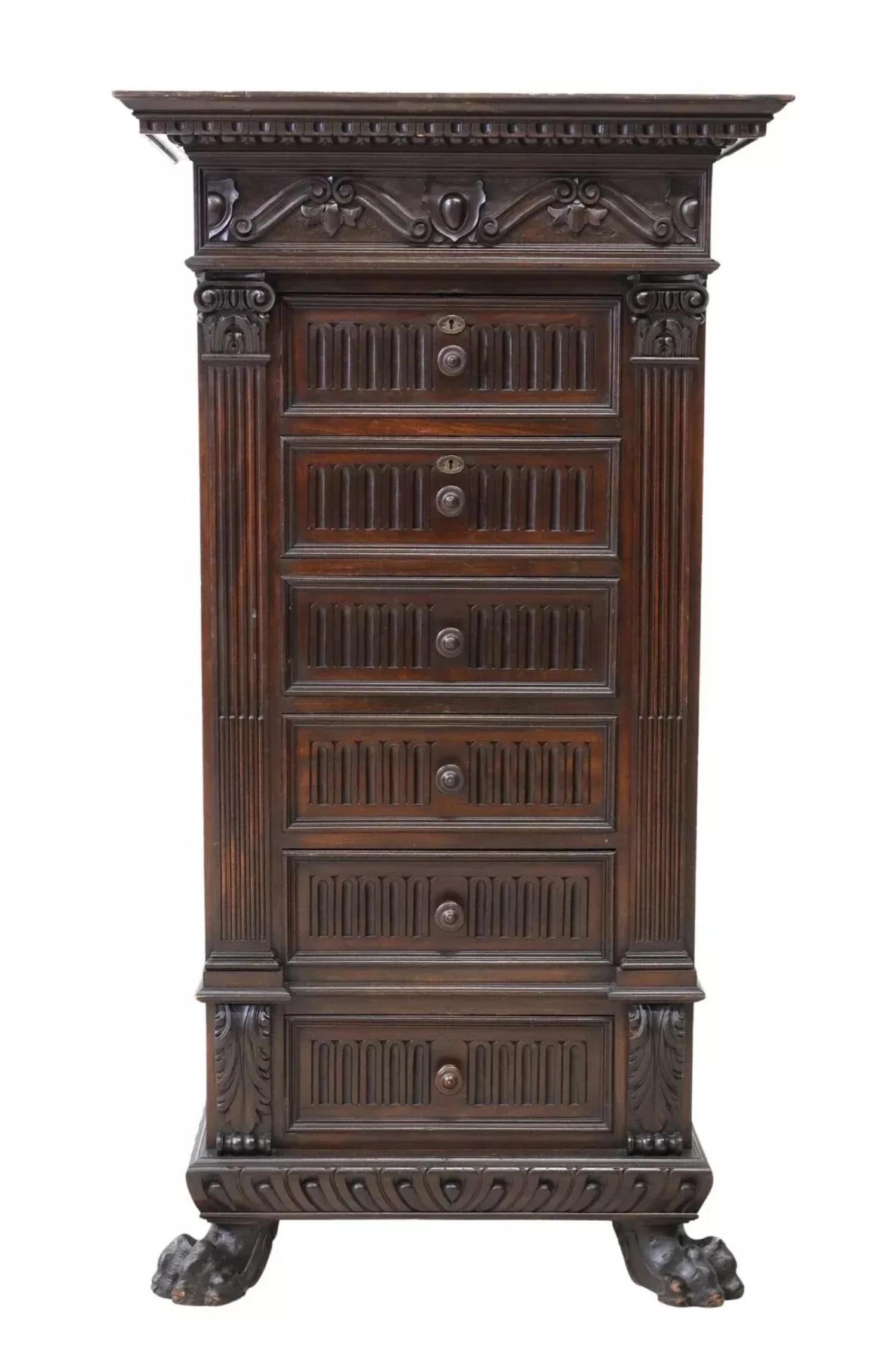 Bellissima cassapanca antica, stile rinascimentale italiano, intagliata, noce, primi anni del 1900, 20° secolo!!!

Questo antico baule da scapolo è un mobile straordinario che aggiungerà un tocco di stile rinascimentale italiano al tuo ingresso o