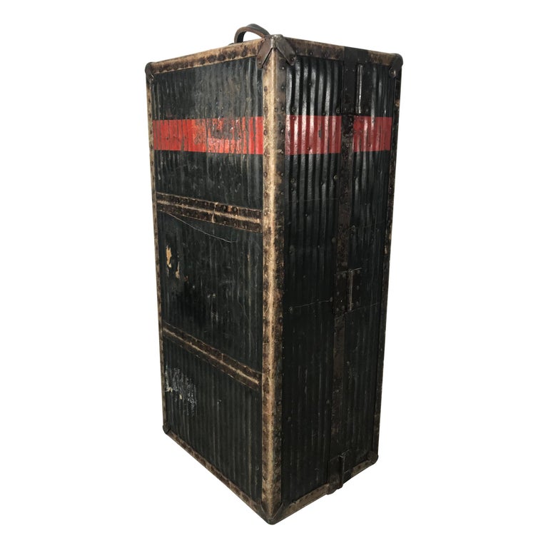 9059-99 Antique Steamer Trunk