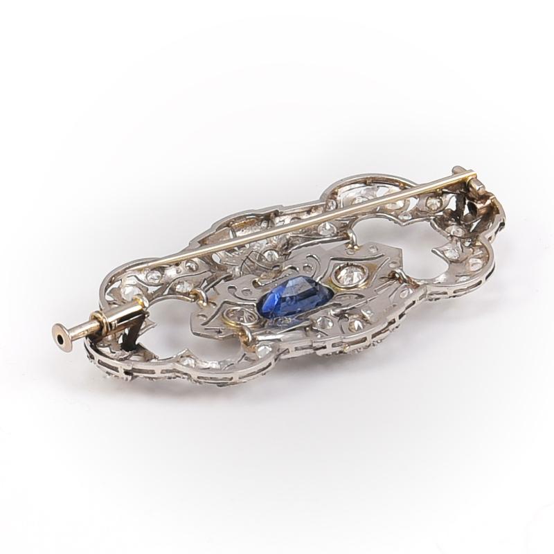 Early 1900s Art Deco 18 Karat White Gold Brooch with Sapphire and Diamonds For Sale 1