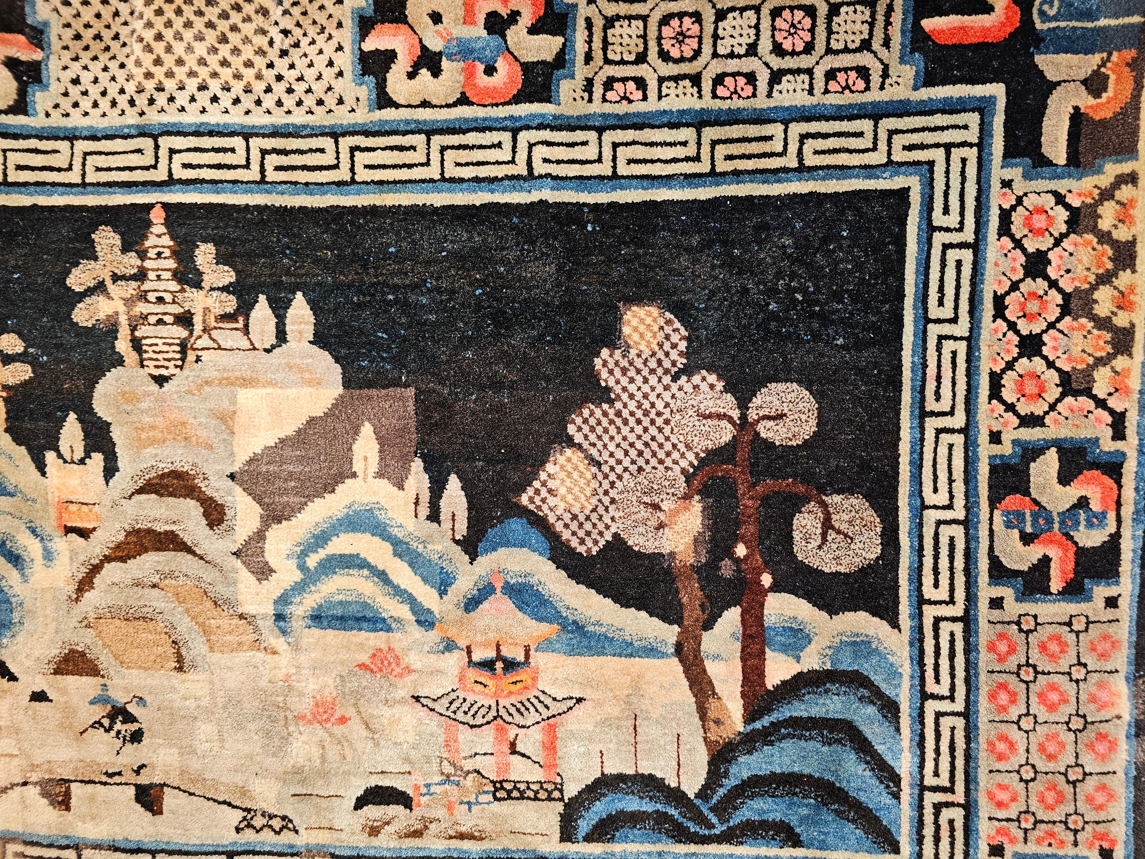 Tapis chinois Ningxia de la fin des années 1800 avec un motif pictural de forêt et de montagnes Bon état - En vente à Barrington, IL