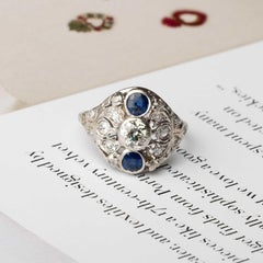 Art-Déco-Platinring mit Altschliff-Diamanten und Saphiren aus den frühen 1900er Jahren