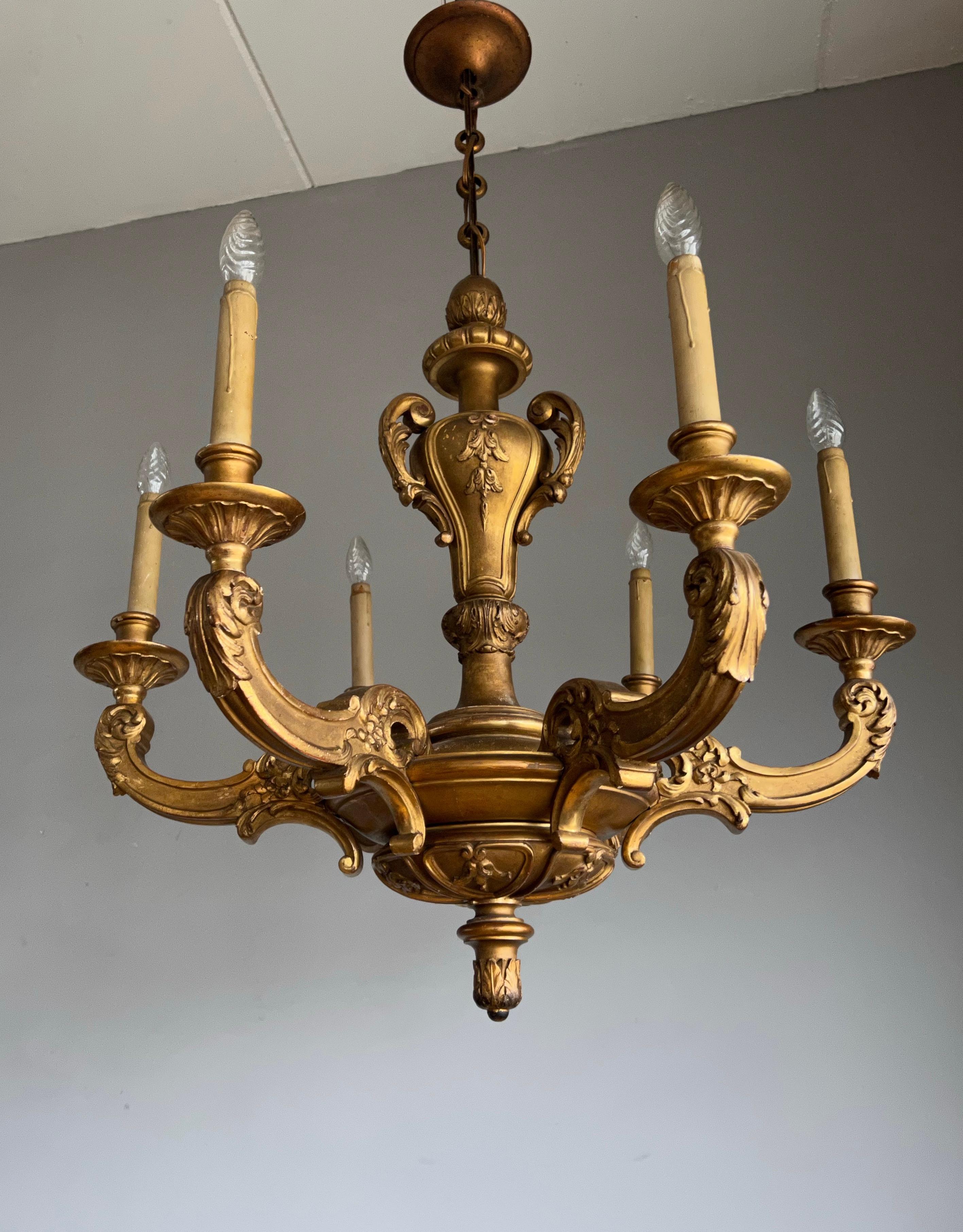 Anfang 1900 Art Nouveau Era Feine Qualität geschnitzt vergoldet Kronleuchter Leuchte (Österreichisch) im Angebot