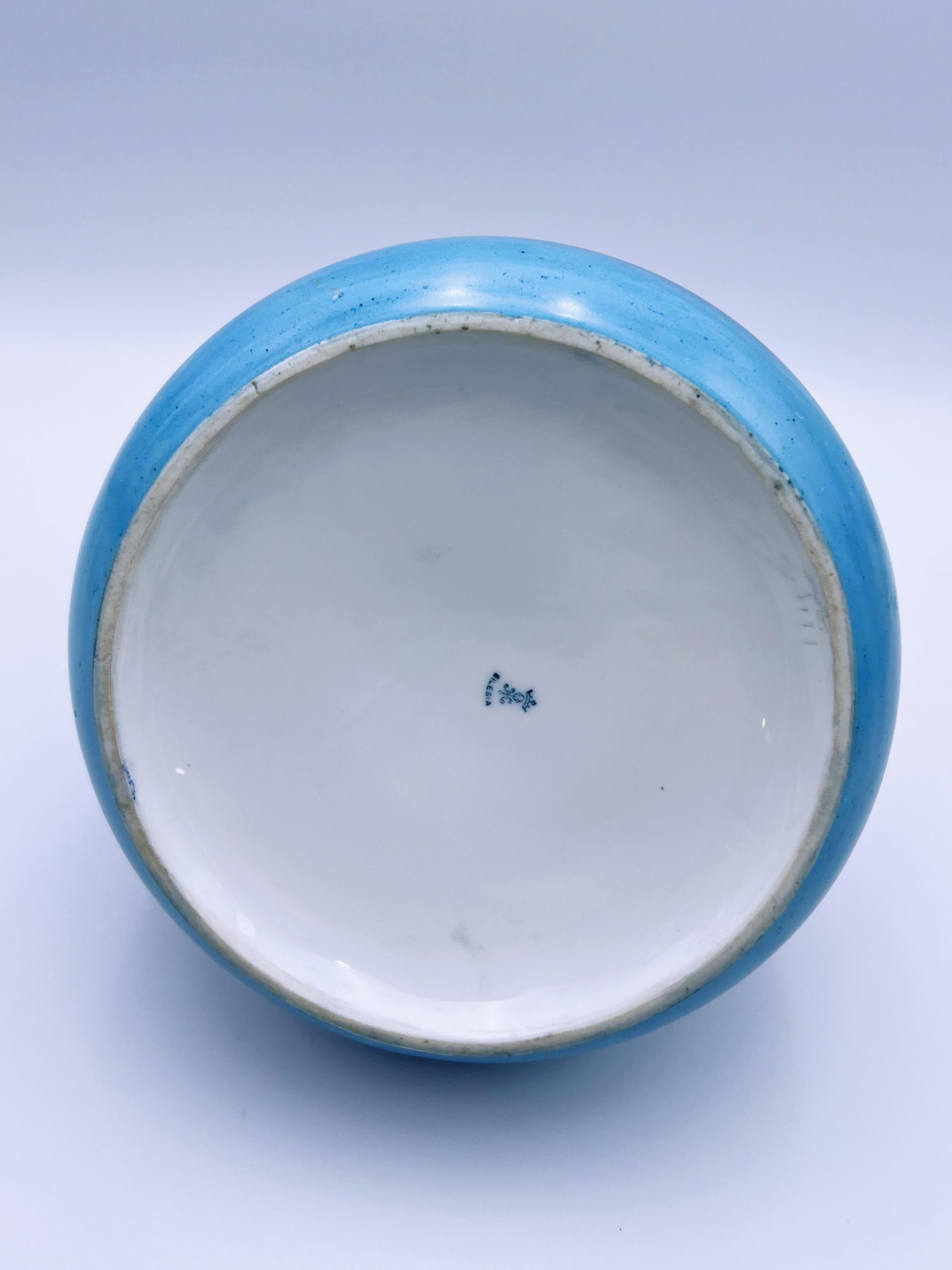 Vaso a urna ART NOUVEAU dei primi del '900 con manico dorato in vendita 4