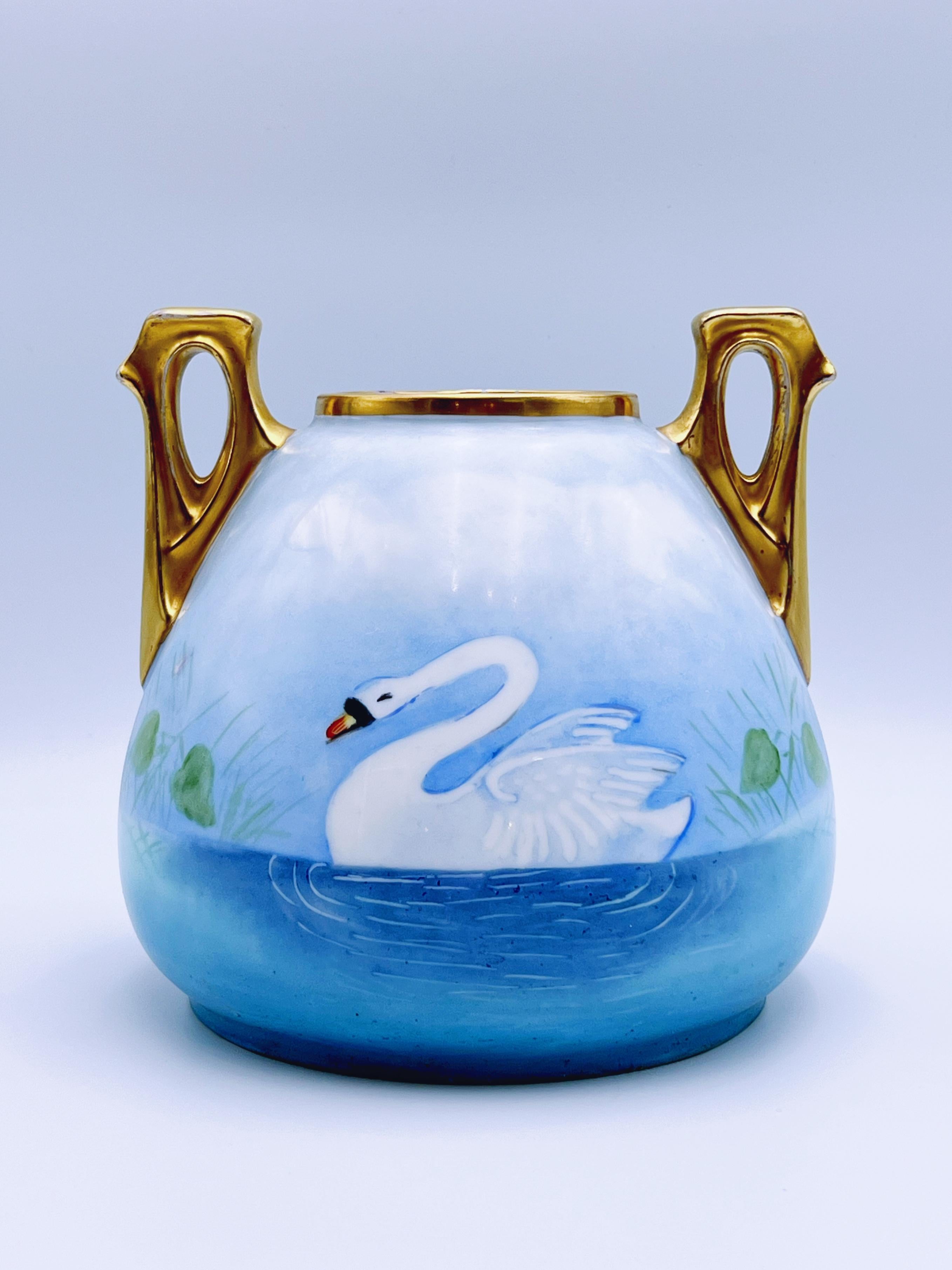 Porcellana Vaso a urna ART NOUVEAU dei primi del '900 con manico dorato in vendita