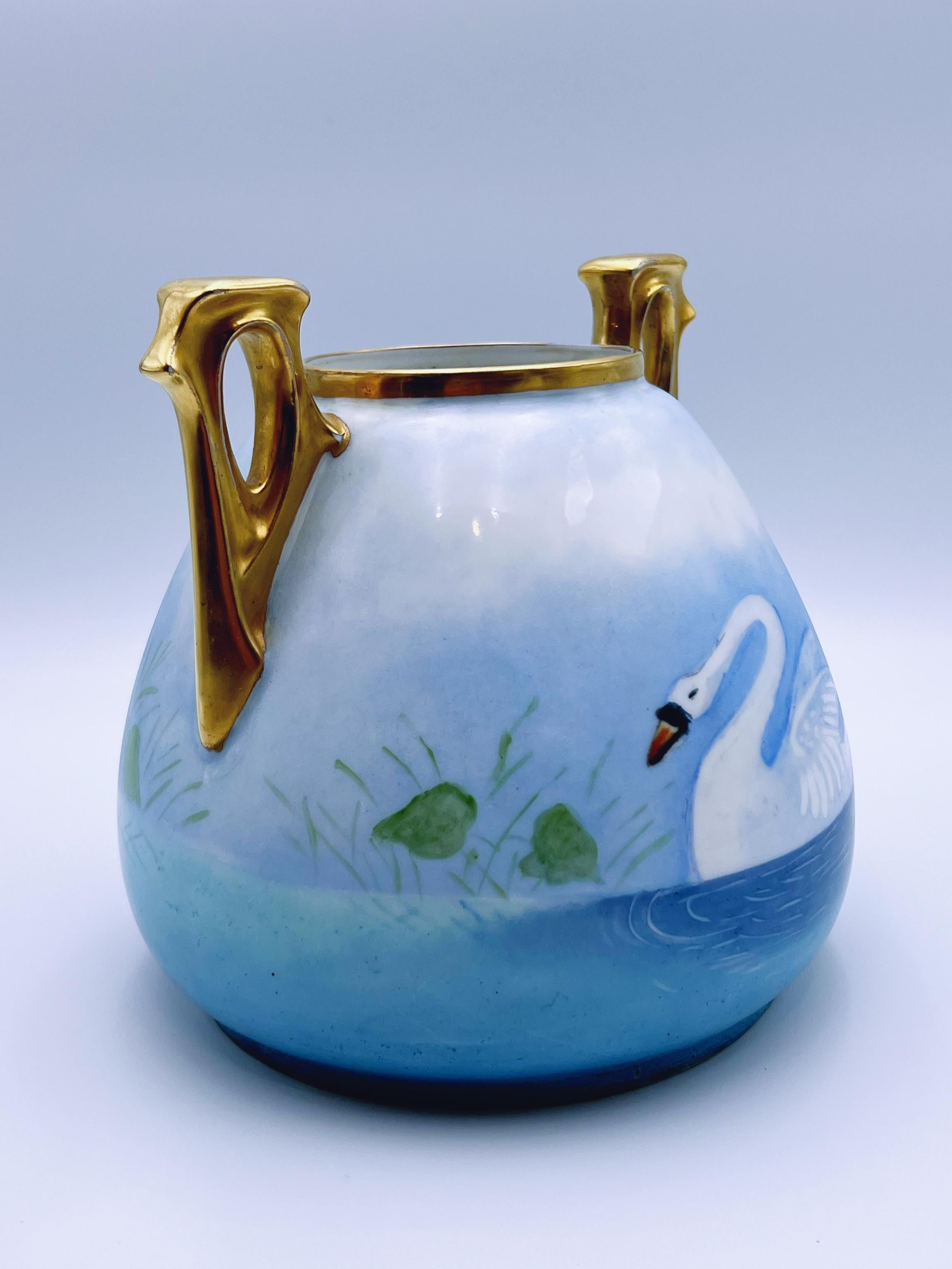 Vaso a urna ART NOUVEAU dei primi del '900 con manico dorato in vendita 1