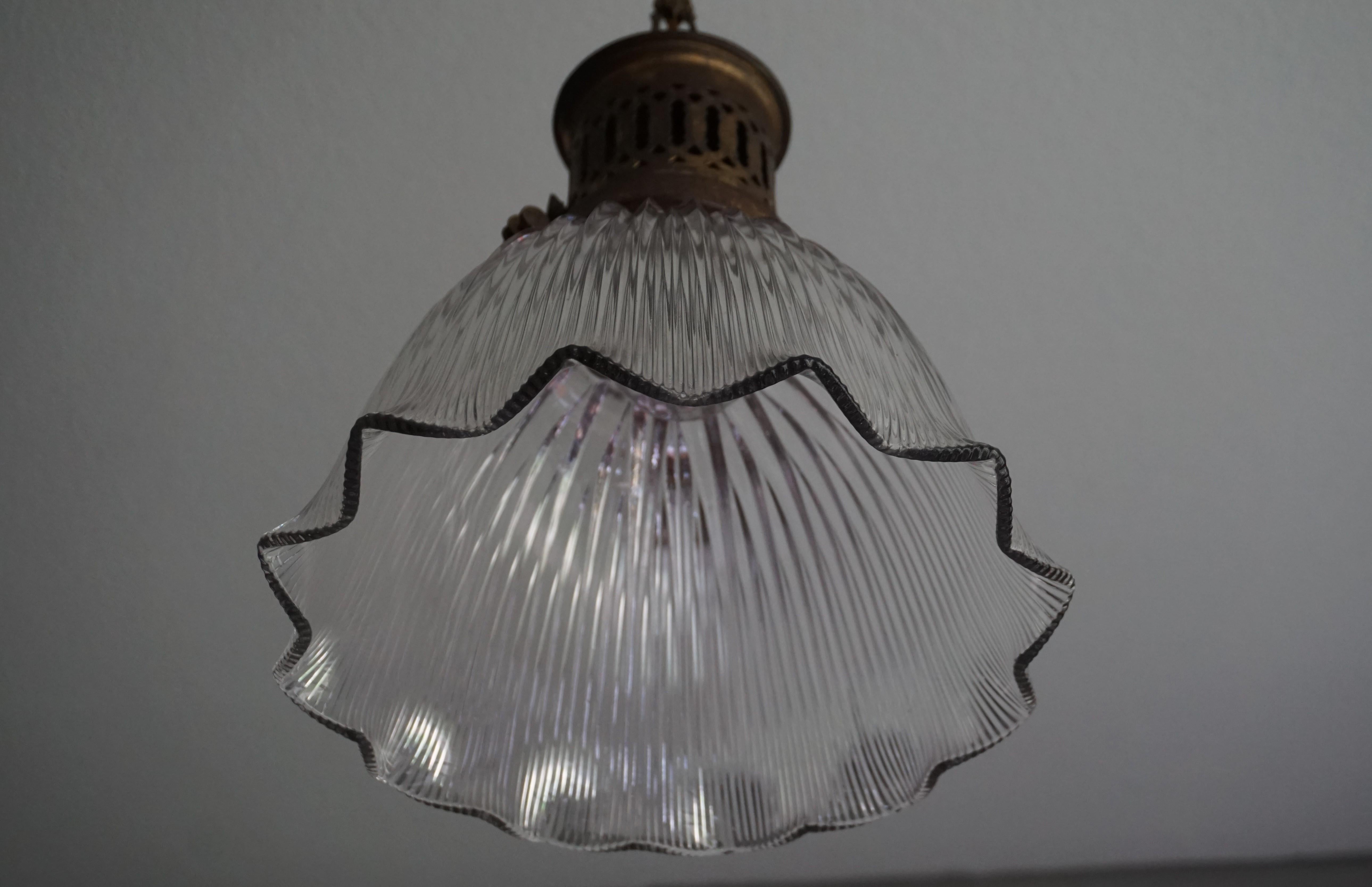 Lampe à suspension Arts &amp;amp; Crafts en laiton et verre prismatique du début des années 1900 par Holophane 3