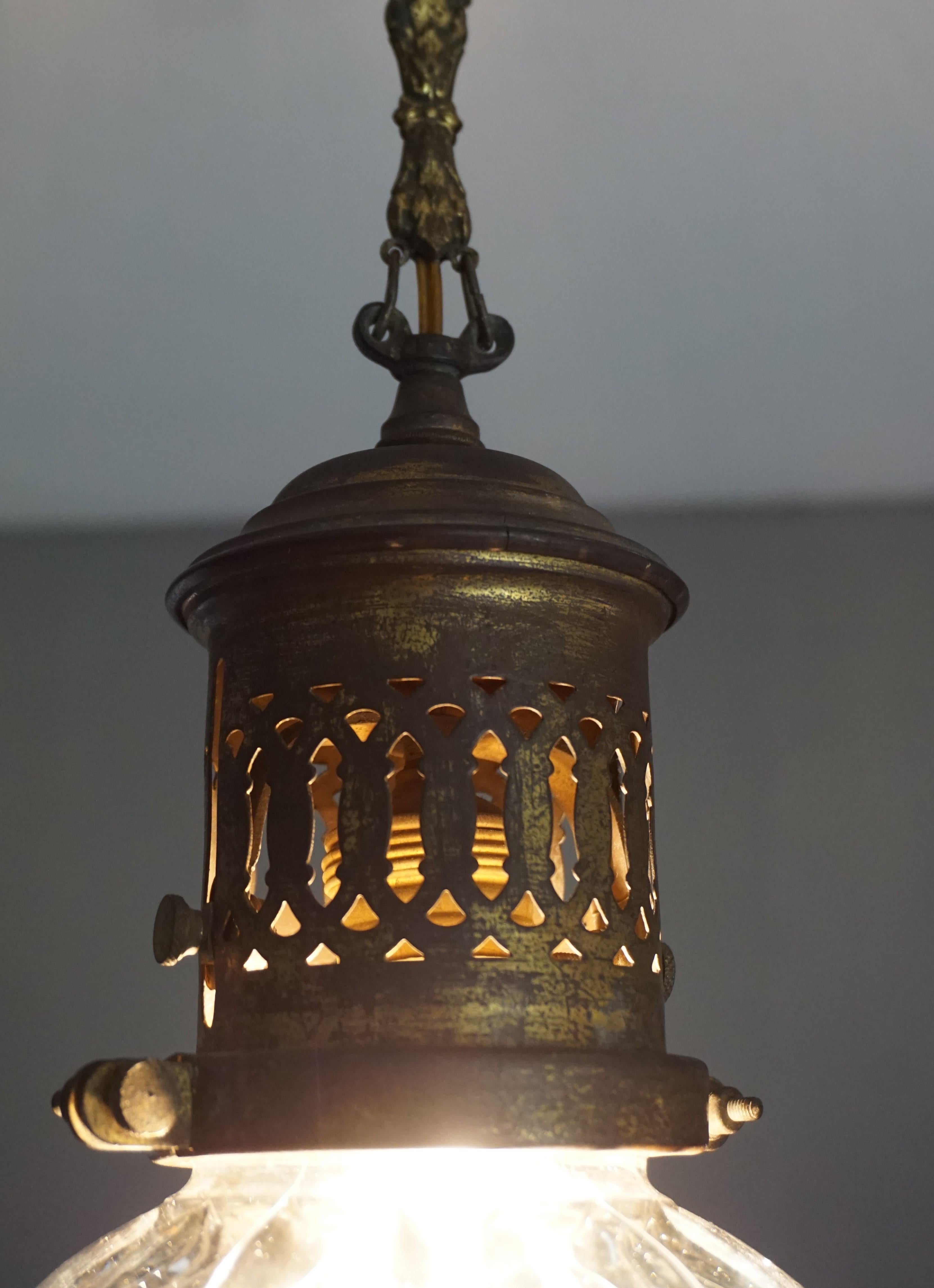 Lampe à suspension Arts &amp;amp; Crafts en laiton et verre prismatique du début des années 1900 par Holophane 9