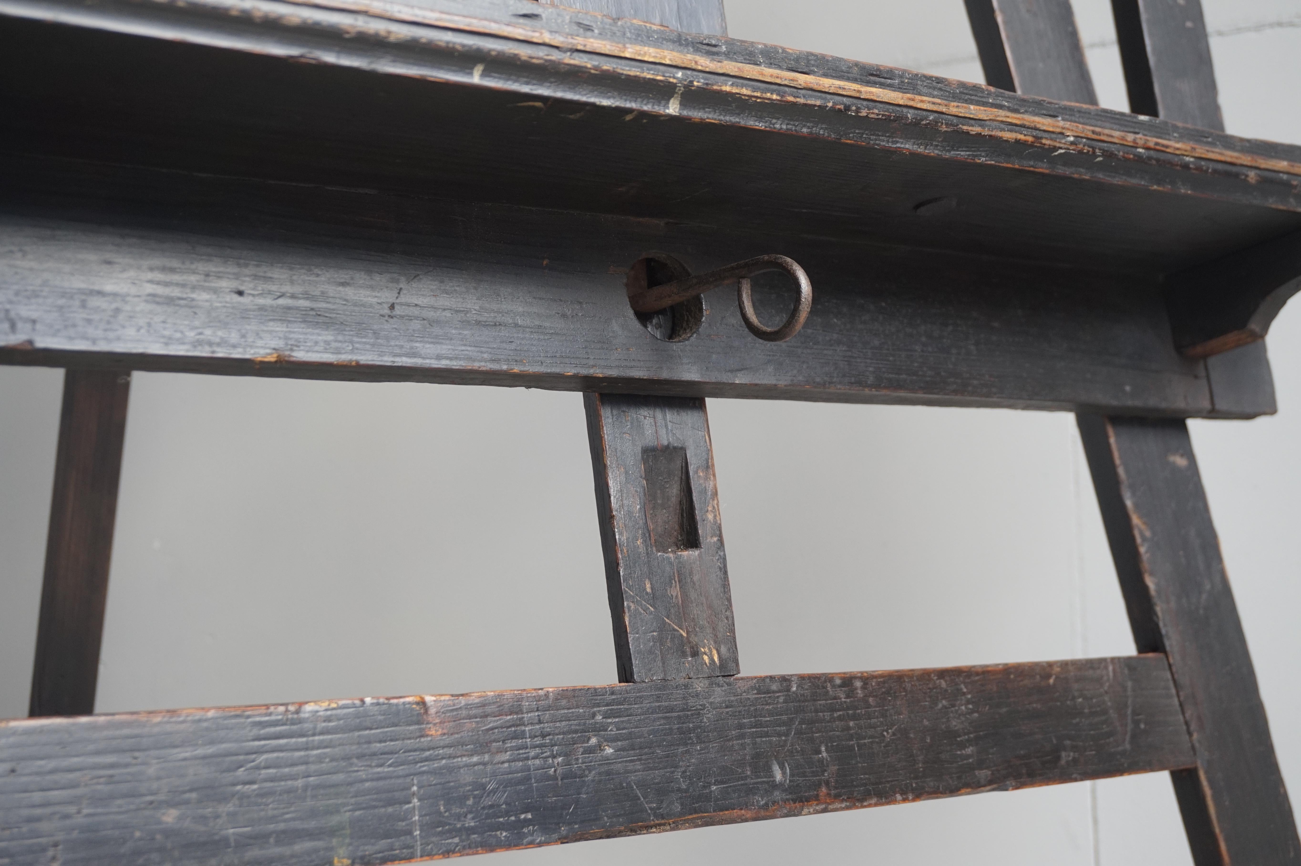 Early 1900s Arts & Crafts Era, Ebonized Wooden Studio Easel or Painting Stand 3