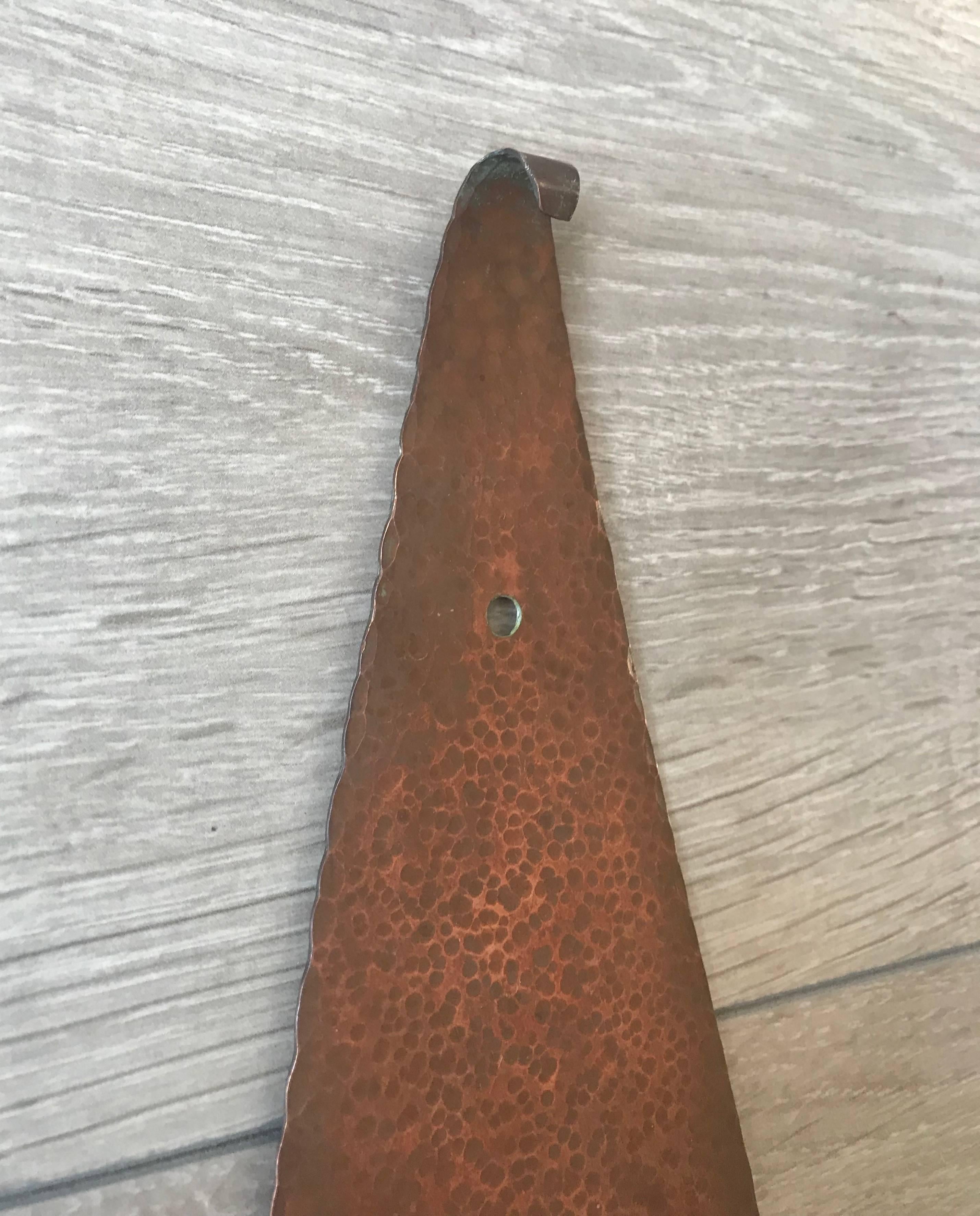 Frühe 1900er Jahre Arts & Crafts Hand-gehämmert Kupfer Kerzenhalter Wandleuchter (20. Jahrhundert)