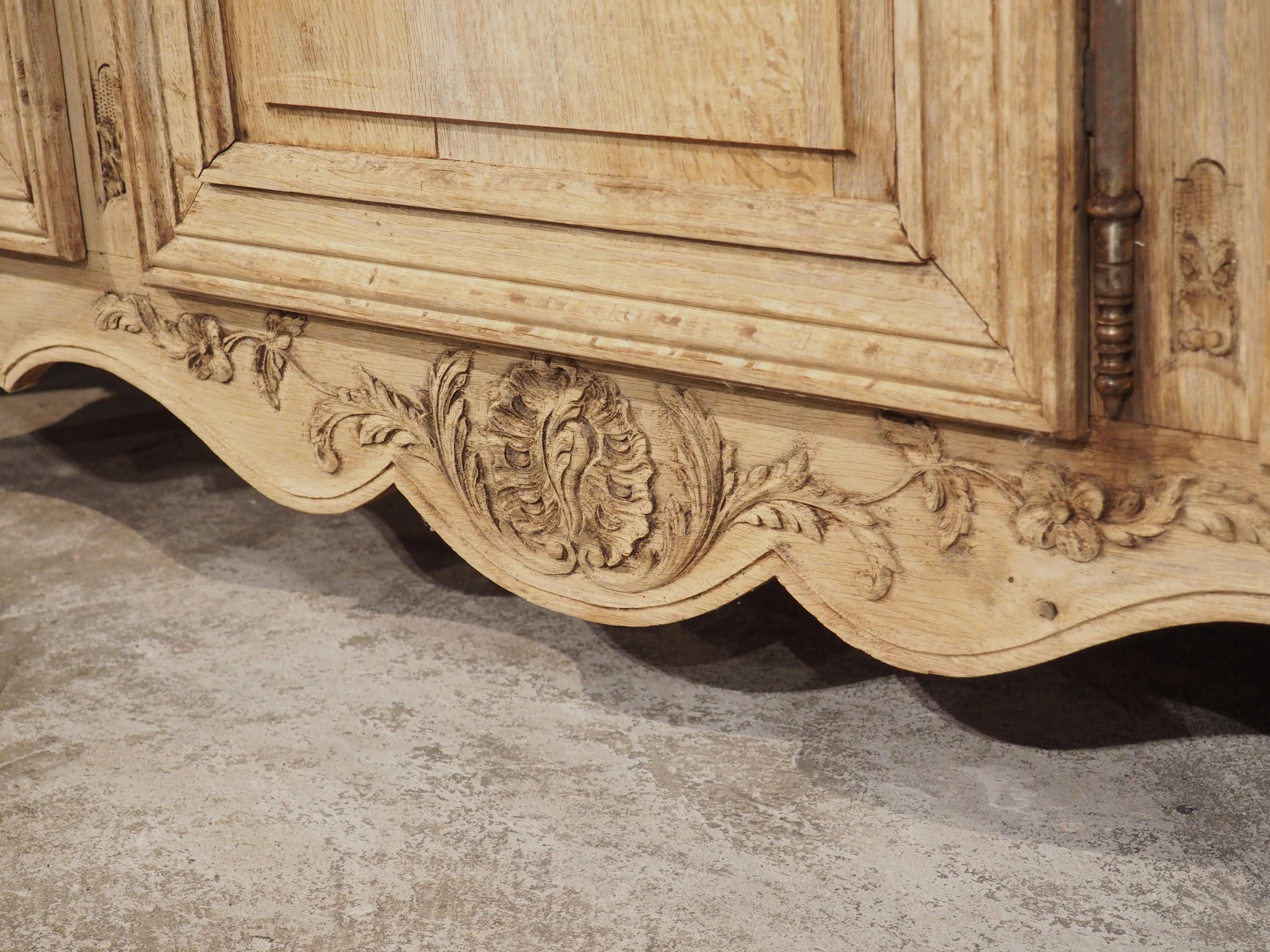 Early 1900s Bleached Oak Louis XV Style Enfilade from France 7