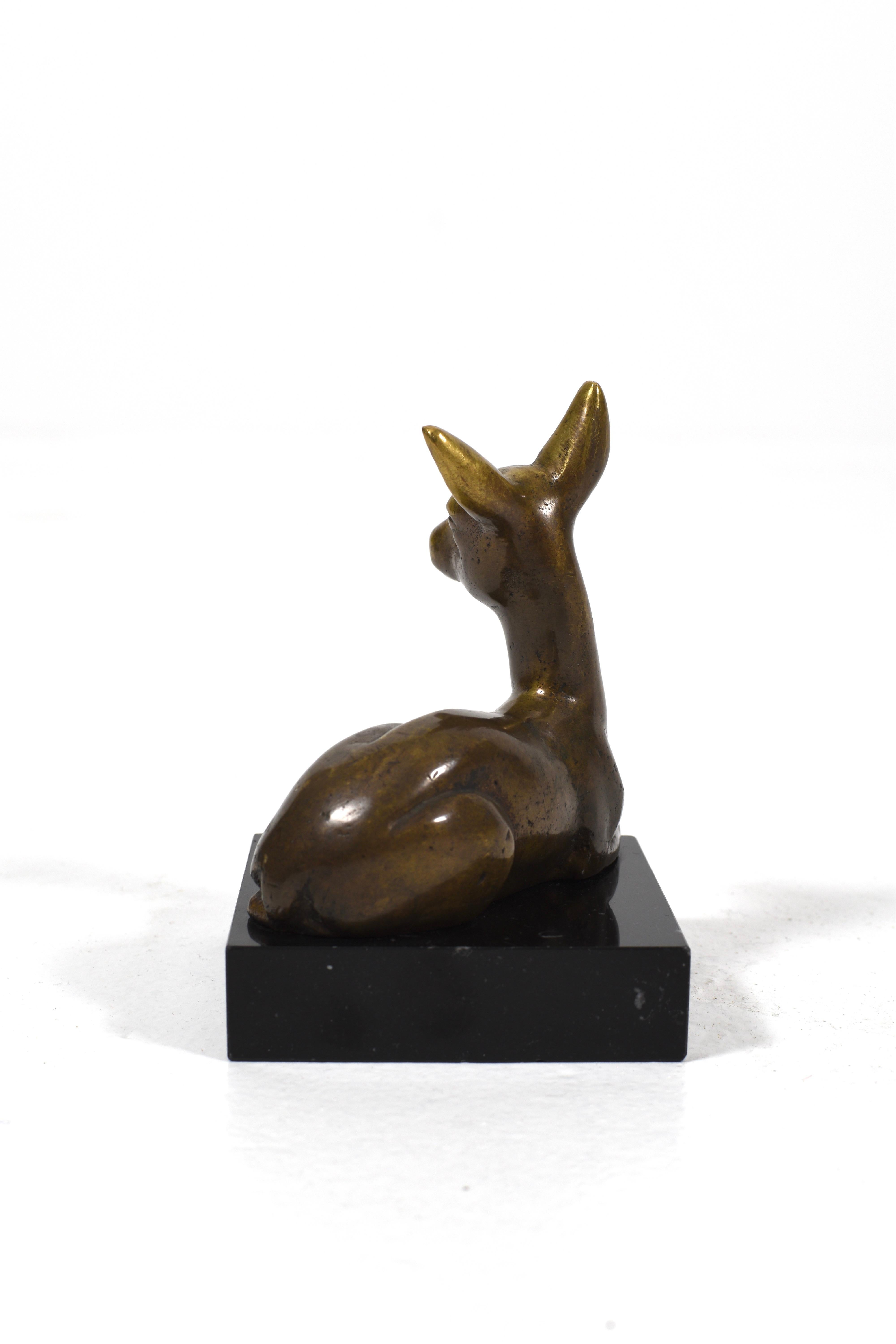 Escultura de ciervo de bronce de principios de 1900 sobre base de piedra negra, Art Decó, Art Nouveau principios del siglo XX en venta