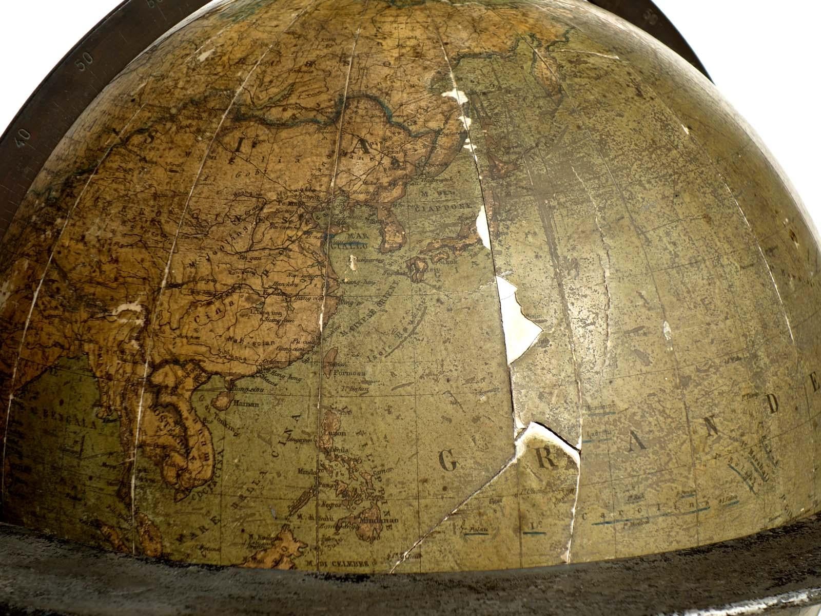 Début du 20ème siècle Globe terrestre ancien italien du début des années 1900 par Guido Cora en vente