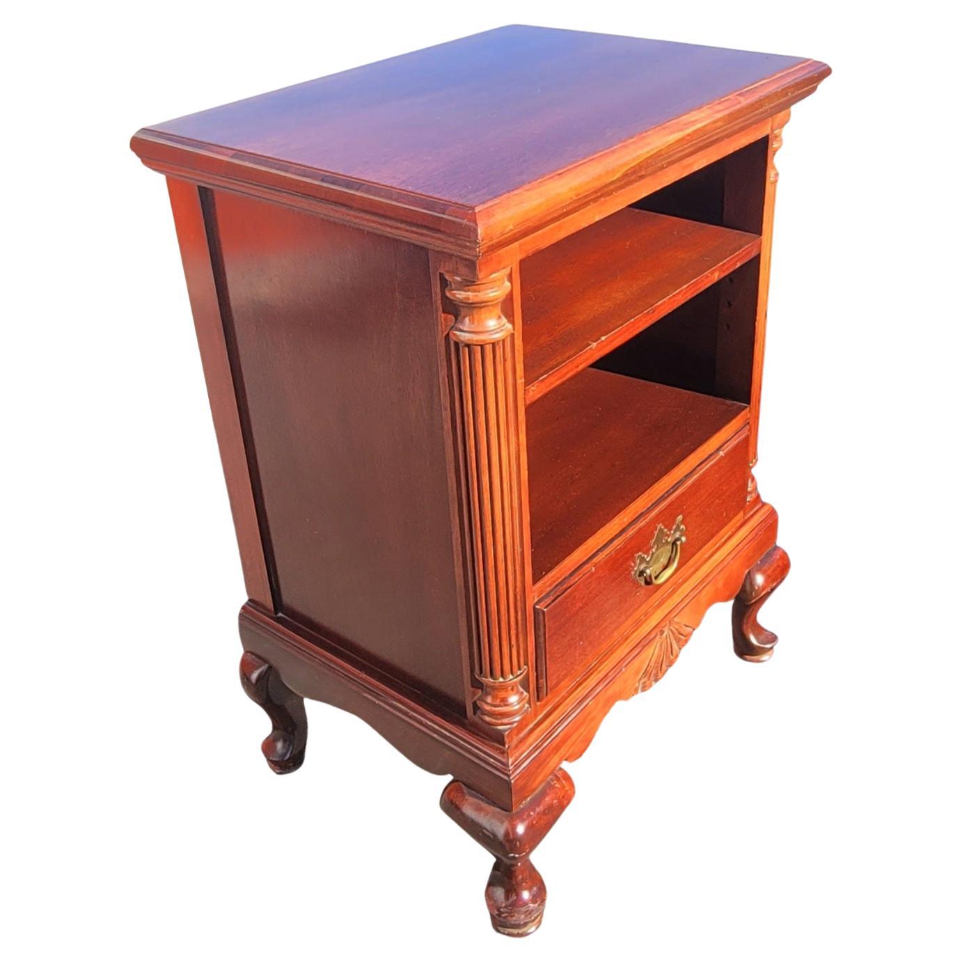 Hand-Carved Early 1900's Chippendale Mahogany Tiered One-Drawer Bedside Table Nihghstand For Sale