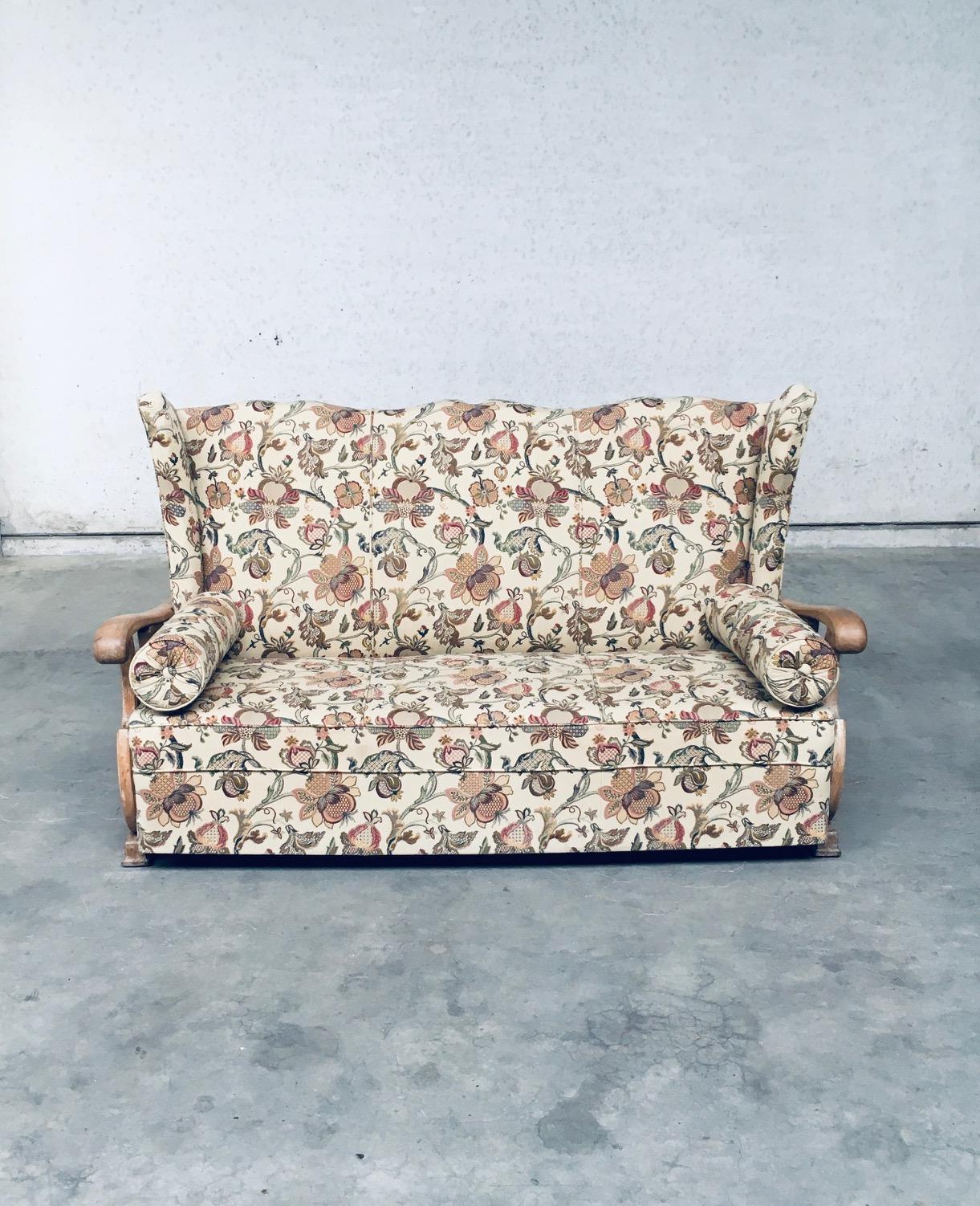 Early 1900's Design High Wing Back 3 Seat Sofa In Good Condition For Sale In Oud-Turnhout, VAN
