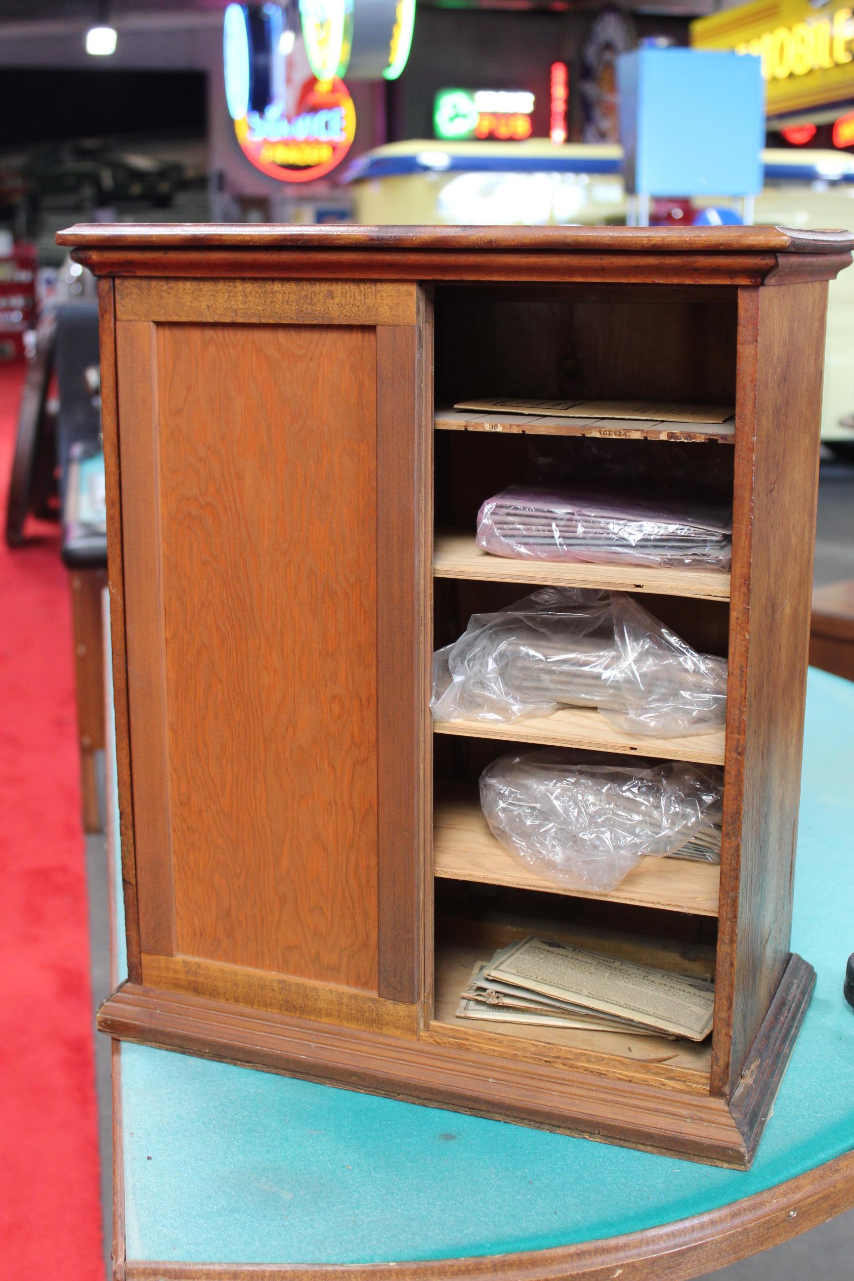 Early 1900s Diamond Dyes 'Baby' Lithograph Display Cabinet For Sale 7